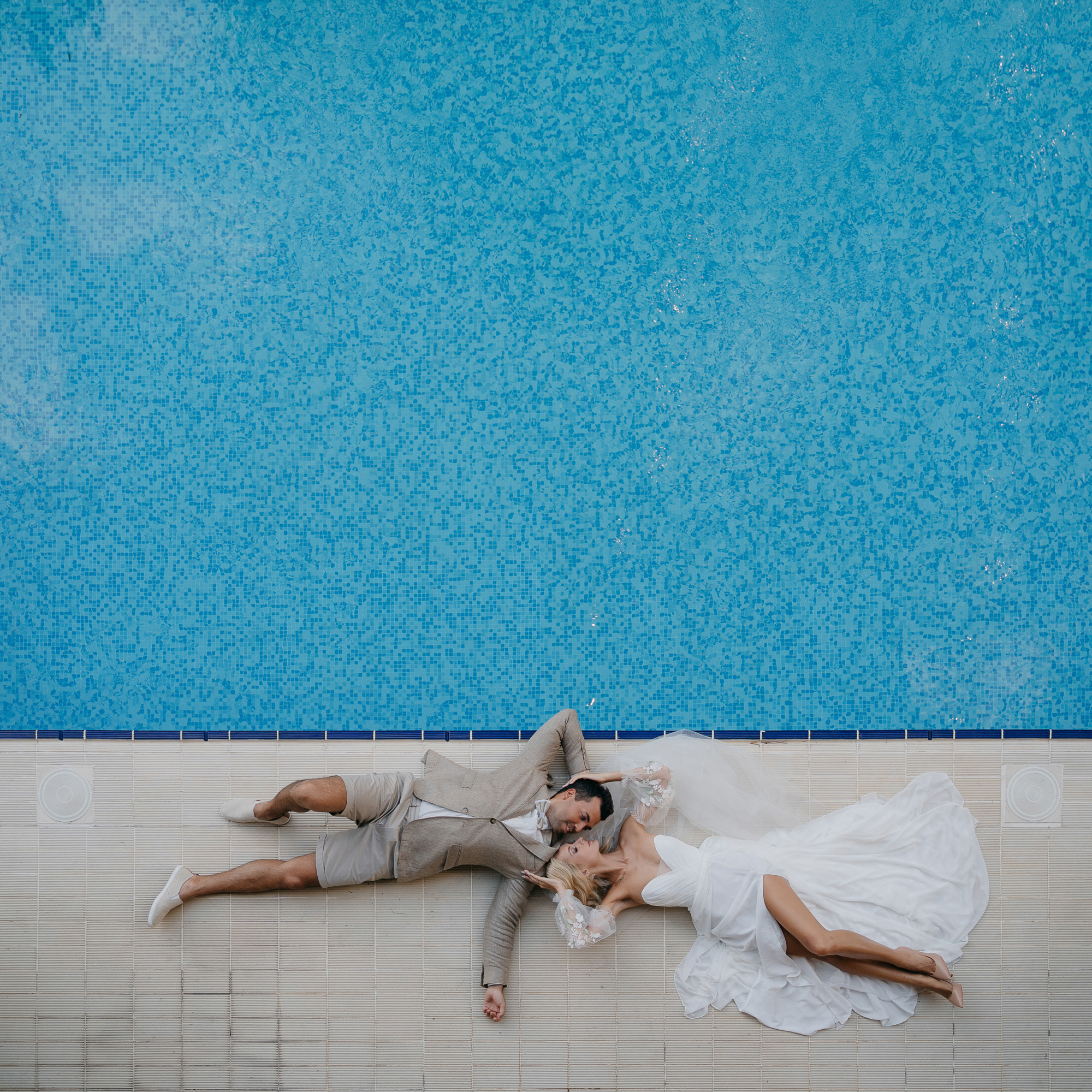 A Fire in the Pool. Wedding photograper — Alex Popov photography Germany, Switzerland, Italy, France. Based in Stuttgart