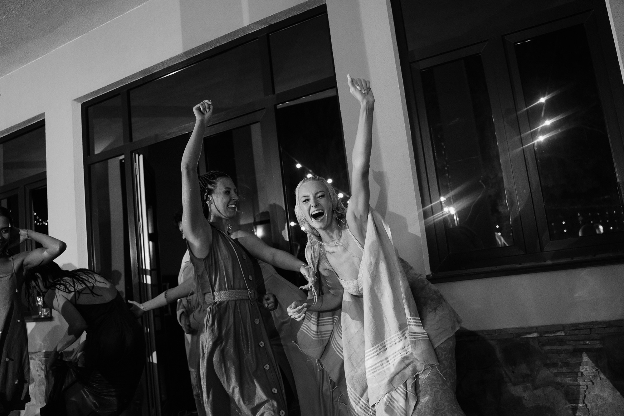 A Fire in the Pool. Wedding photograper — Alex Popov photography Germany, Switzerland, Italy, France. Based in Stuttgart