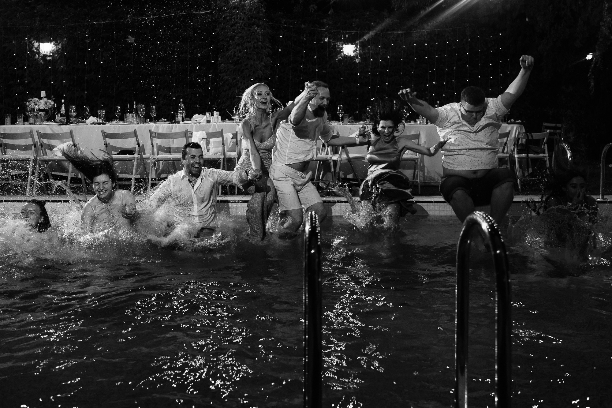 A Fire in the Pool. Wedding photograper — Alex Popov photography Germany, Switzerland, Italy, France. Based in Stuttgart