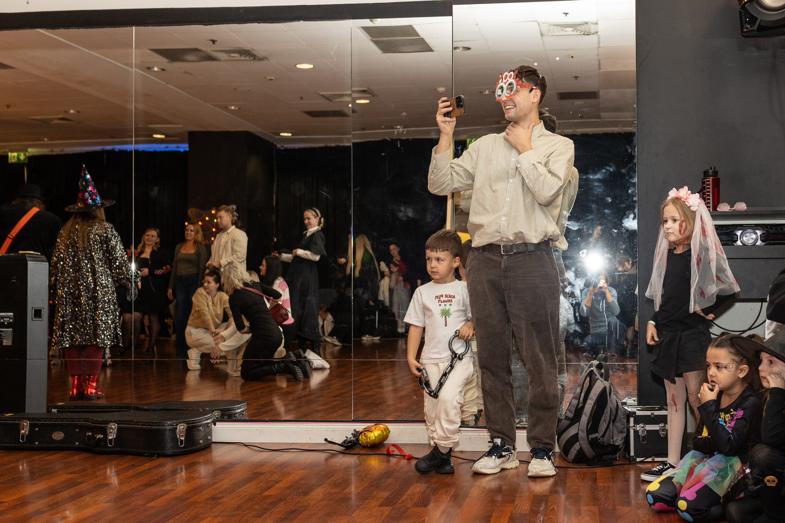 Leo dance studio Helloween 2025. Семейный и детский фотограф в Варшаве Мила Бобровская