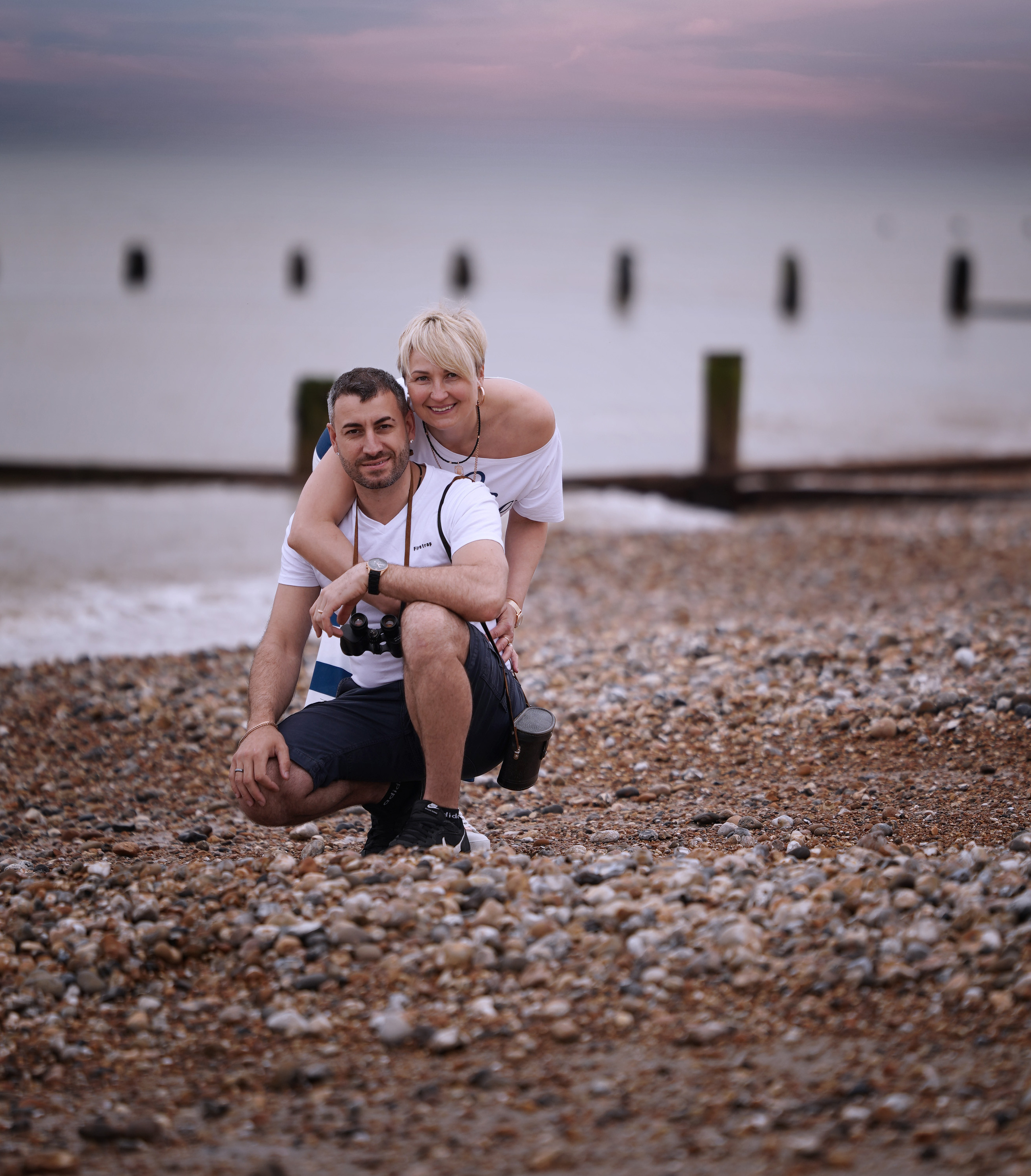 Family walk in the seaside. Jelena Upleja children and family photographer in Bognor Regis