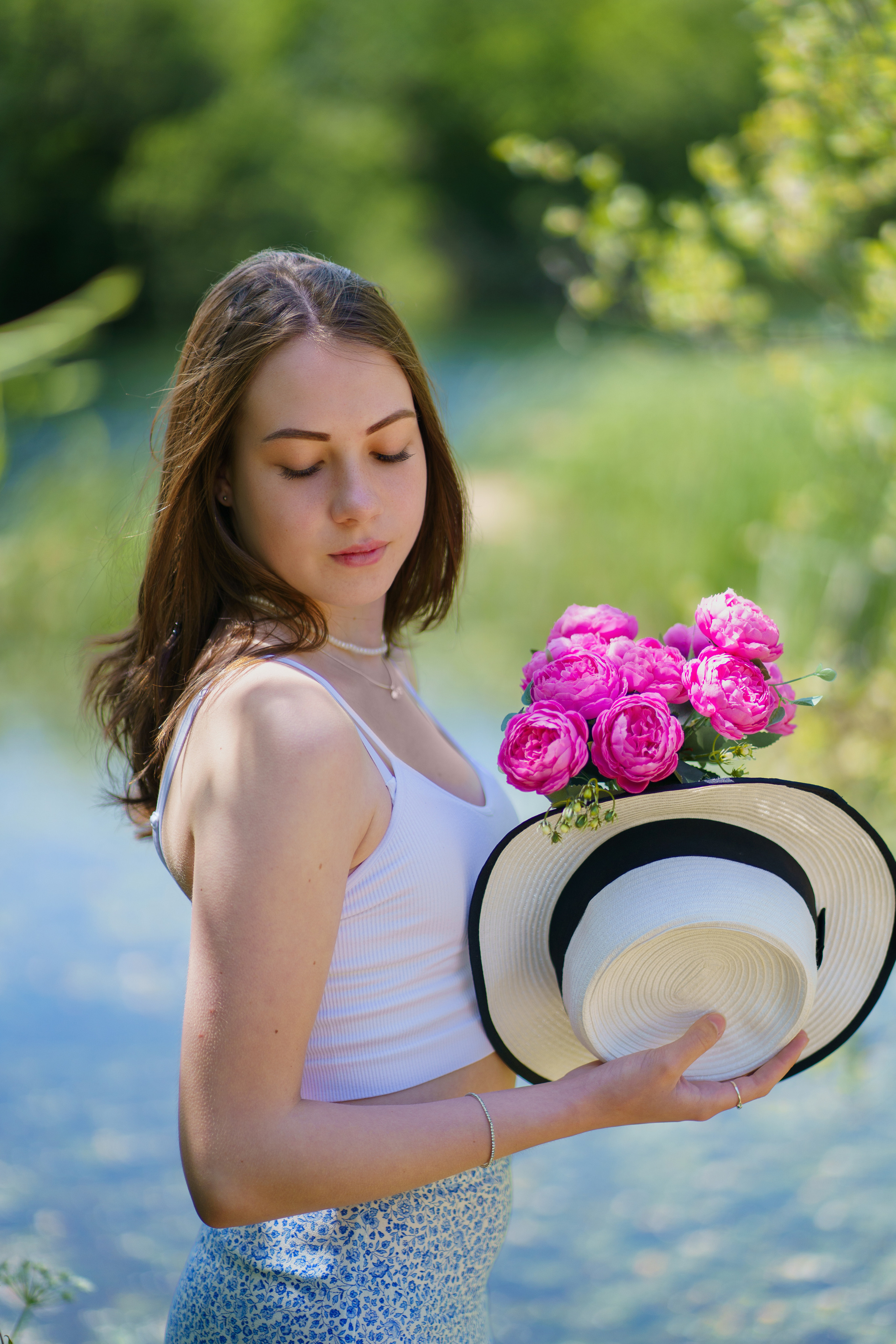 Summer, peonies, river. Jelena Upleja children and family photographer in Bognor Regis