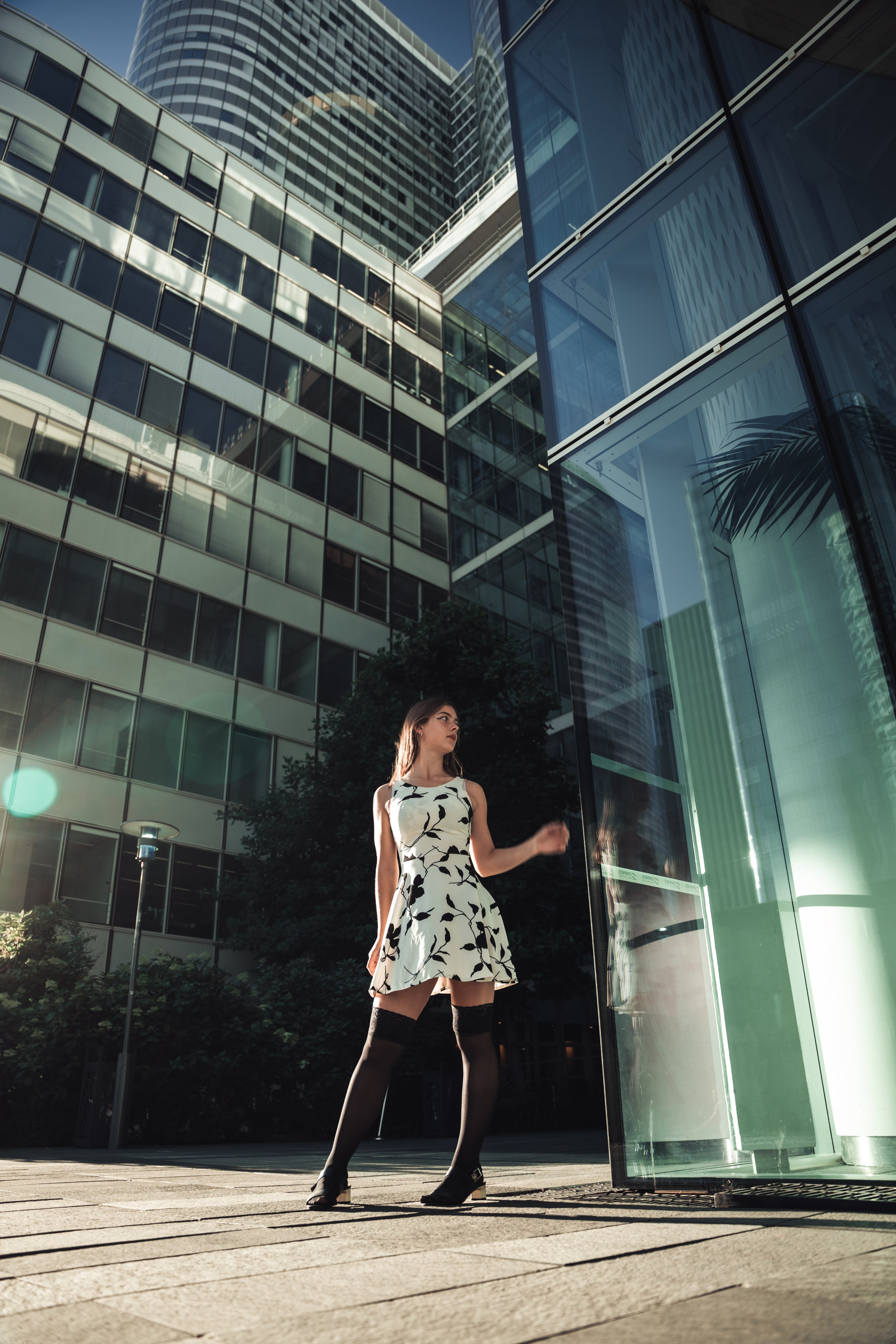 Anna. Photographe de voitures à Paris — Vitalii Motruk