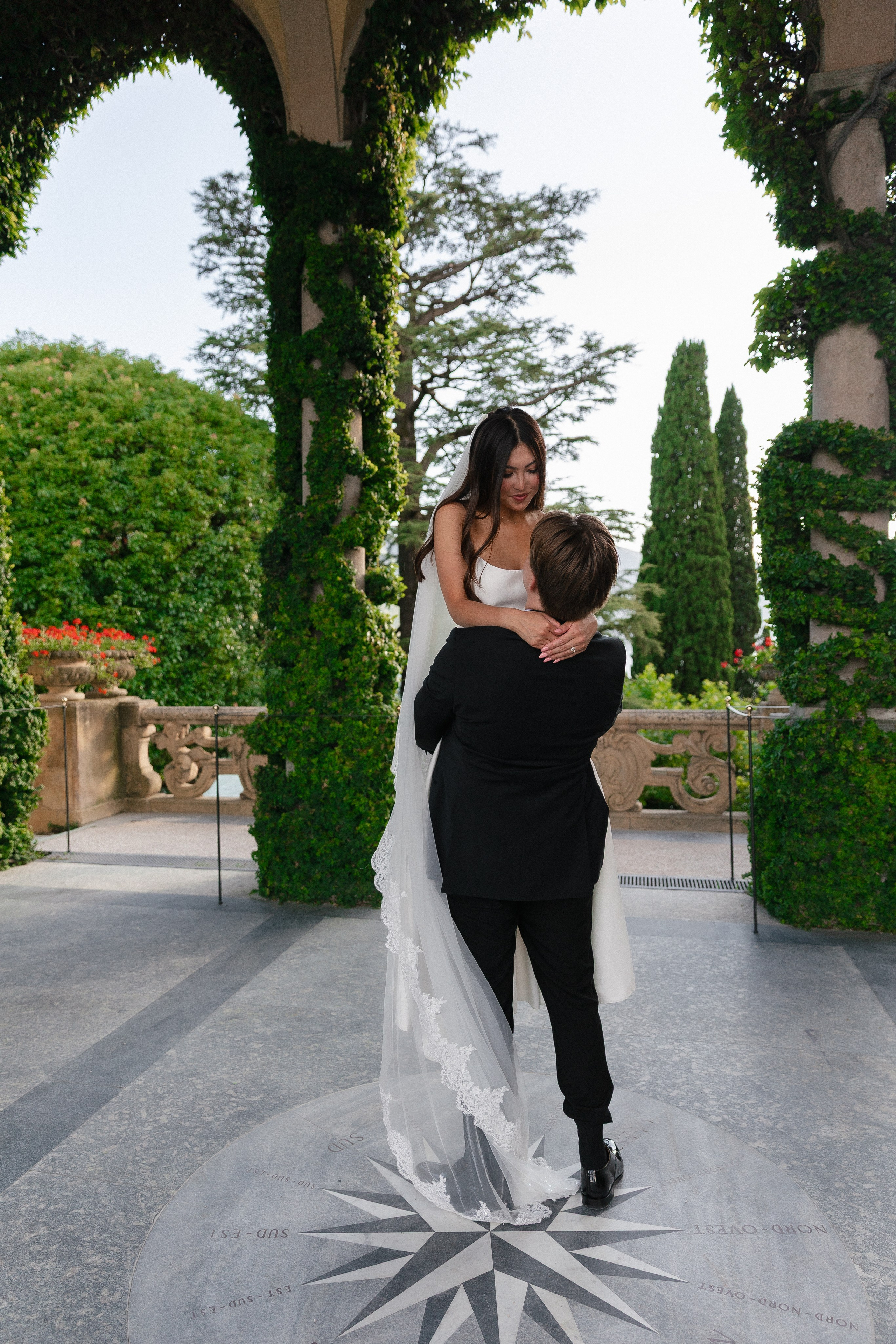 Lily & Zach, Villa del Balbianello. Photographer in Italy Anna Linnik