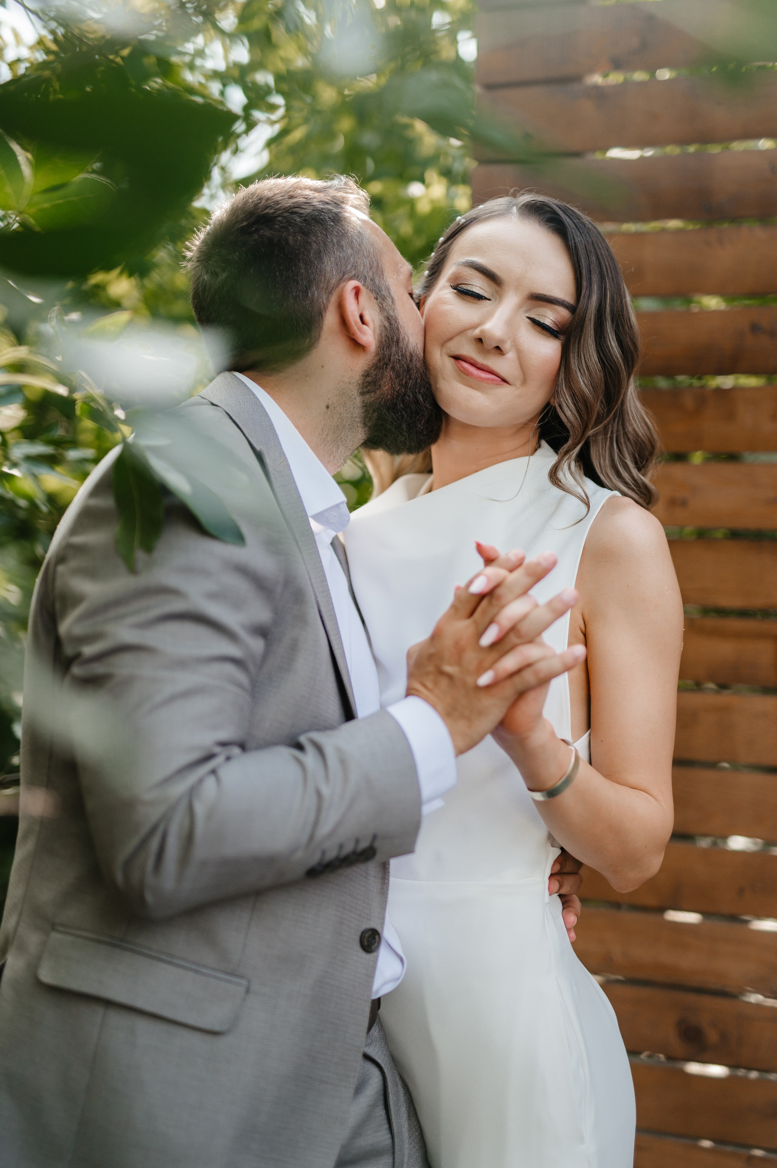 Cununie civila in aer liber si sedinta foto de cuplu. Proud Vision Weddings | Wedding Photography & Film — Servicii profesionale Foto Video Nunta Iasi