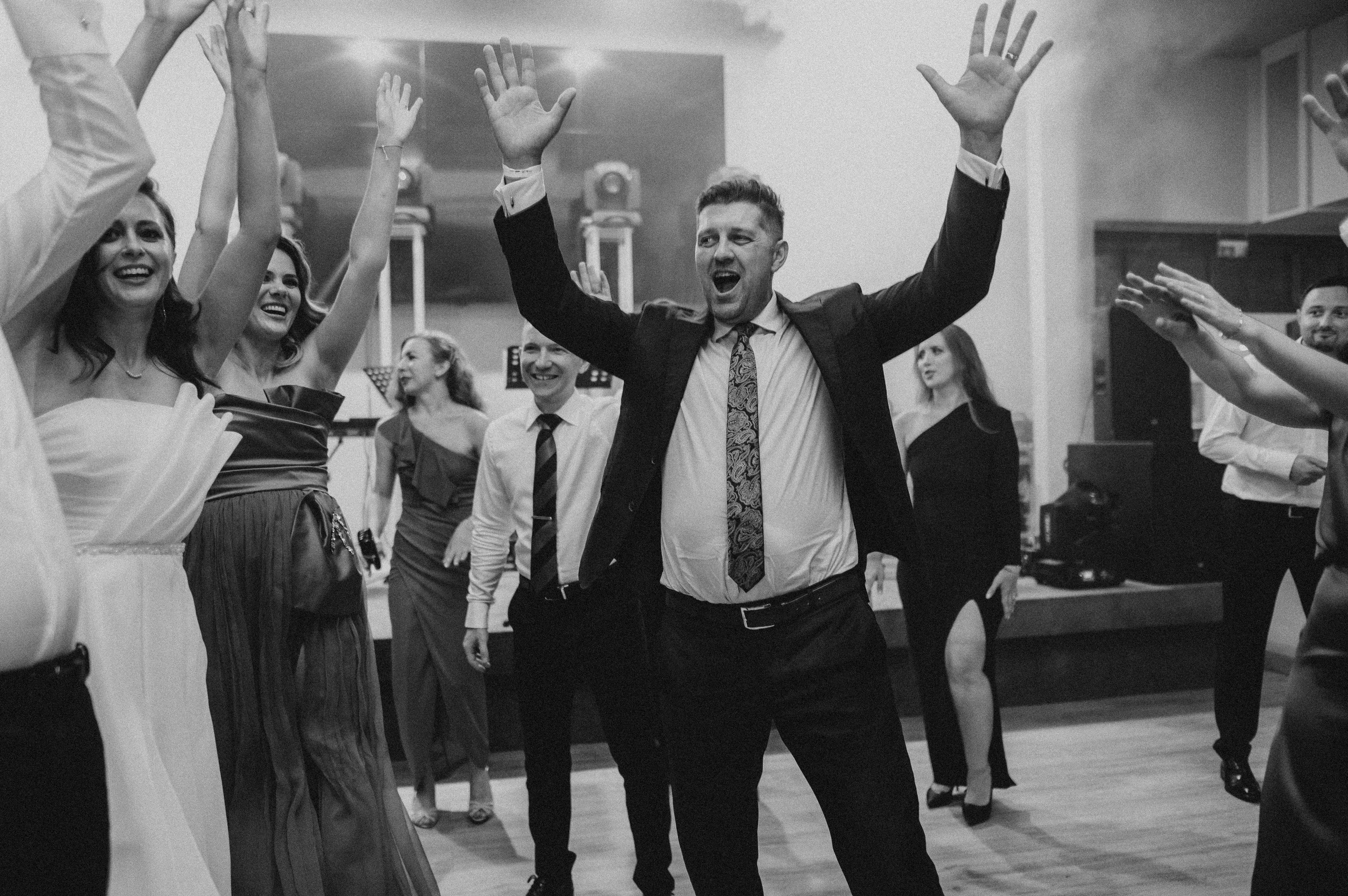 Servicii foto video profesionale pentru evenimentul tau. Proud Vision Weddings | Wedding Photography & Film — Servicii profesionale Foto Video Nunta Iasi