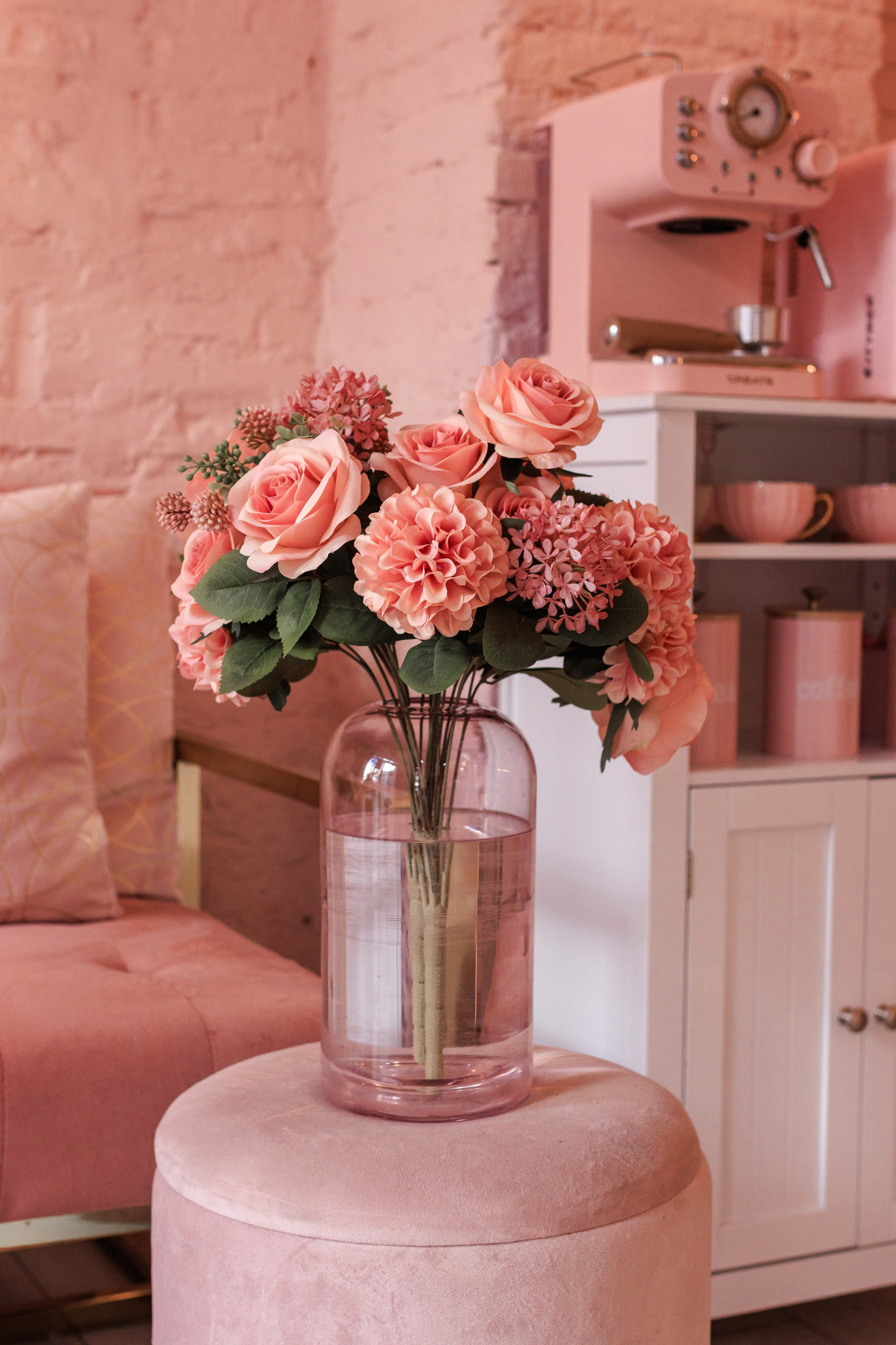 Salón de uñas. Fotógrafo de retrato, familia y reportajes en Valencia | España | Europa Vitalii Lumier