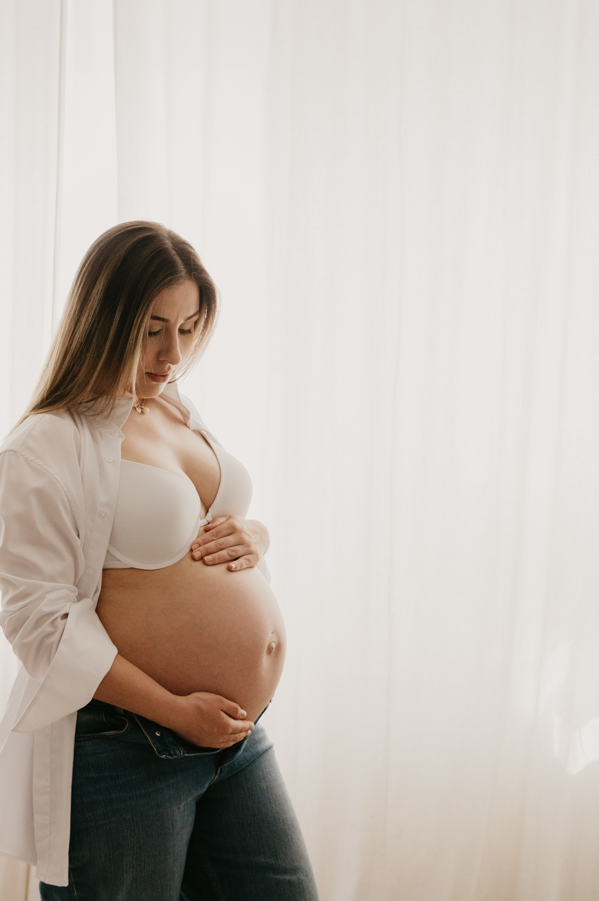 Hayley. Maternity Newborn and Family photographer Hamburg Claire Hambley