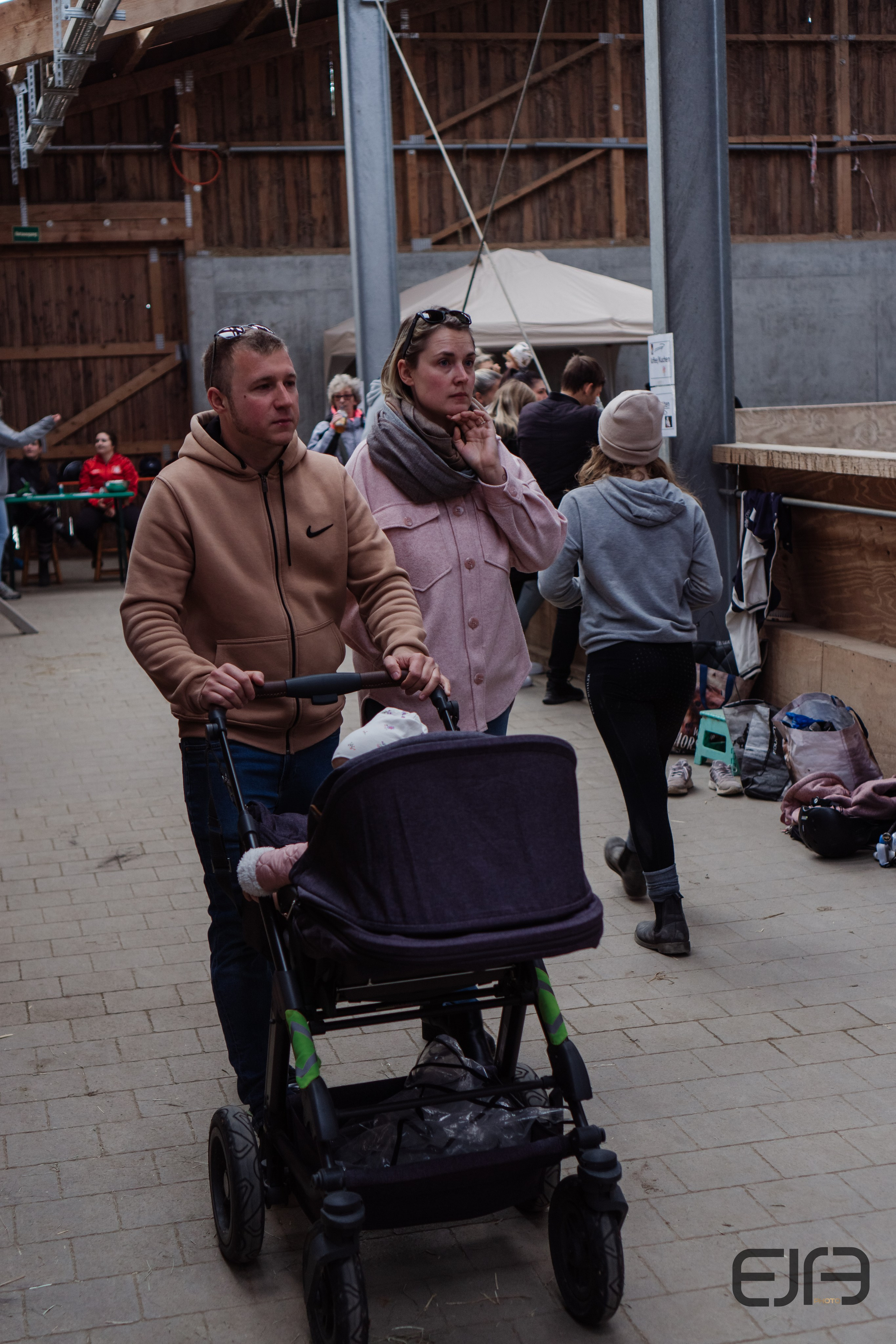 Hobby Horsing am Kaiserstuhl. Kreatives Design & Fotografie – Dein Partner für starke visuelle Auftritte