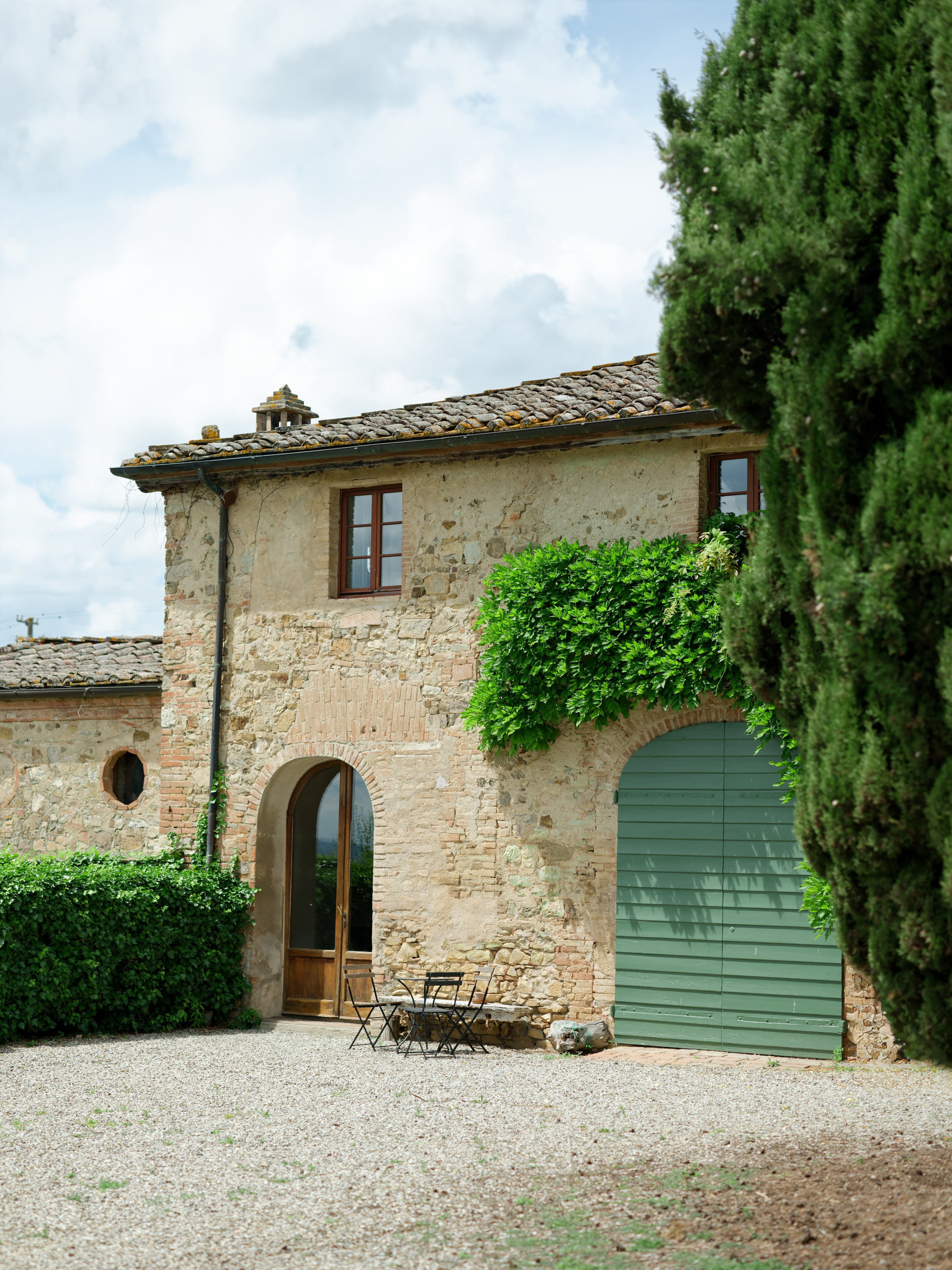 Wedding editorial at Villa di Geggiano, Tuscany, Italy