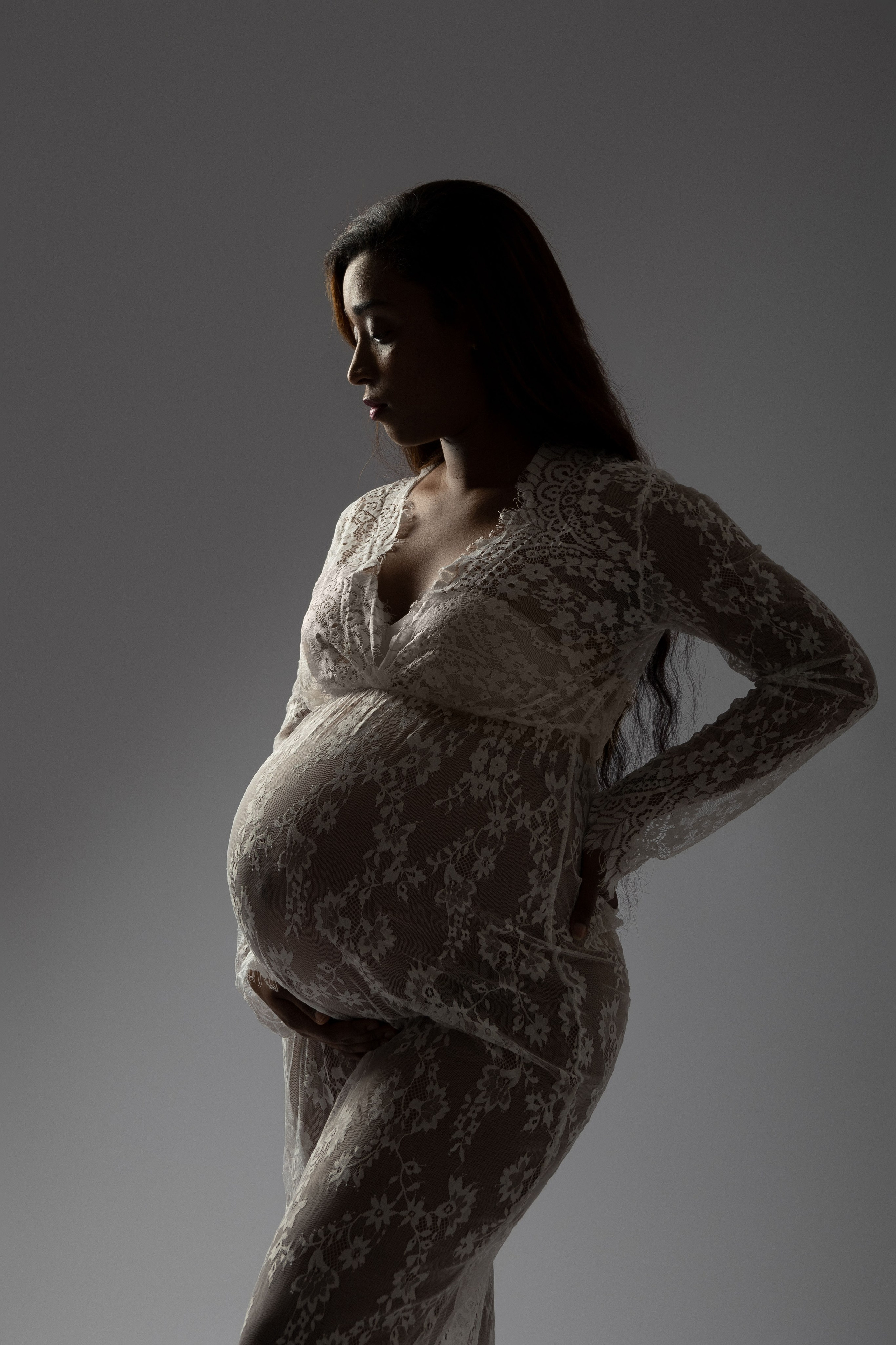 Babybauchfotos mit Ariana | Schwangerschaftsshooting Gifhorn. Fotograf Gifhorn Gulnara Minich Niedersachsen