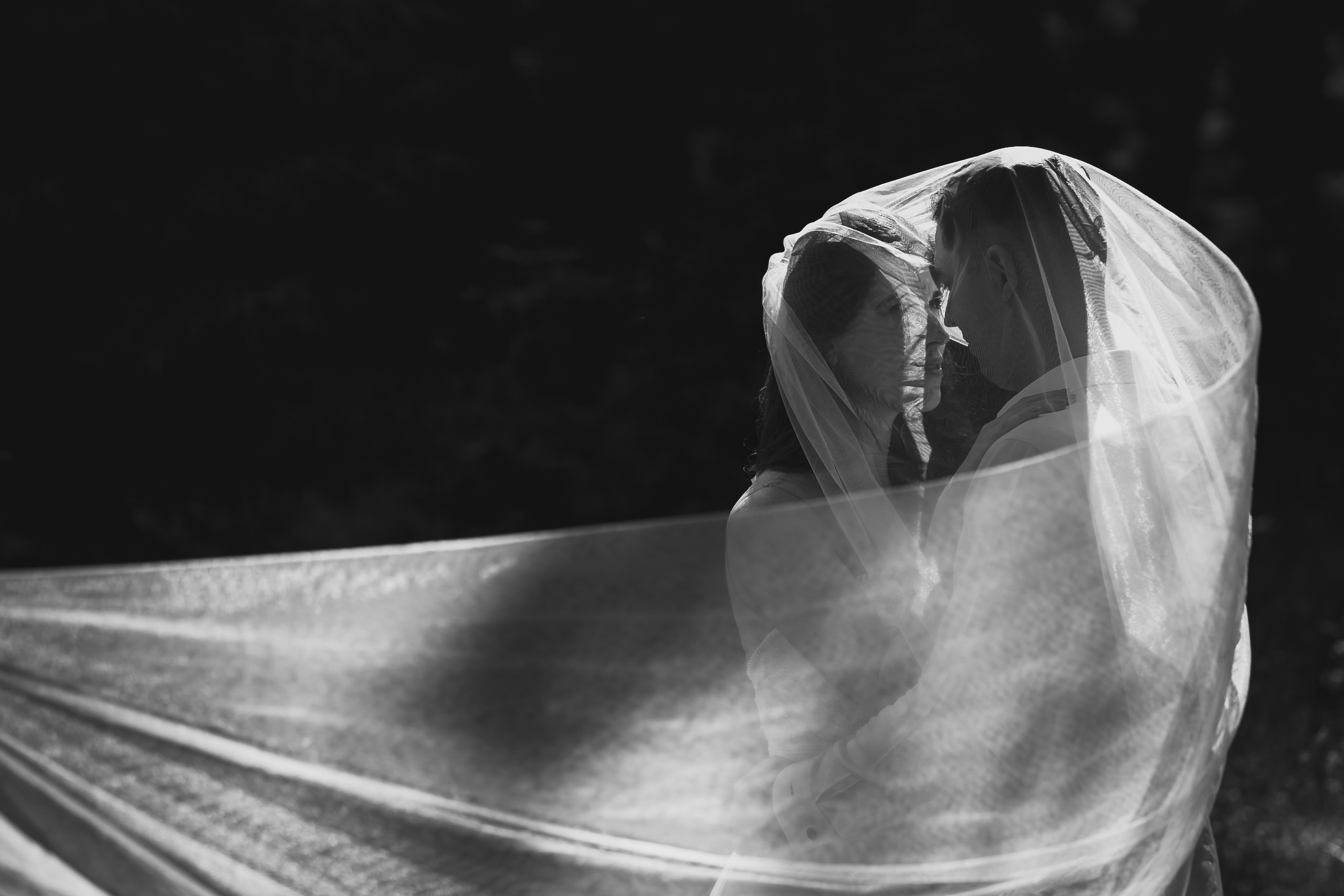 Trash the Dress la Lacul Bolboci  | Mihai Popa Fotograf. Fotograf Nuntă & Botez București - Mihai Popa | Dincolo de oameni, imortalizez emoții!