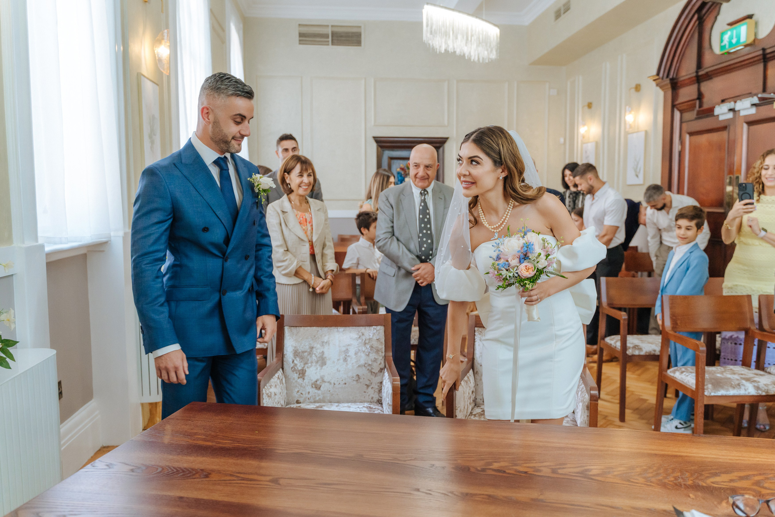 Civil ceremony at Chelsea Old Town Hall,  Wedding in Chelsea, Wedding in London,  wedding photographer in Chelsea, wedding photographer in London, wedding photographer London, documentary wedding photography, stylish wedding photos, creative wedding photographer UK, wedding photographer for international couples, natural wedding photography, London wedding photos, Ekaterina Romanova, Russian speaking wedding photographer, быстрый фотограф на свадьбу Лондон, креативный свадебный фотограф, свадебный фотограф Великобритания