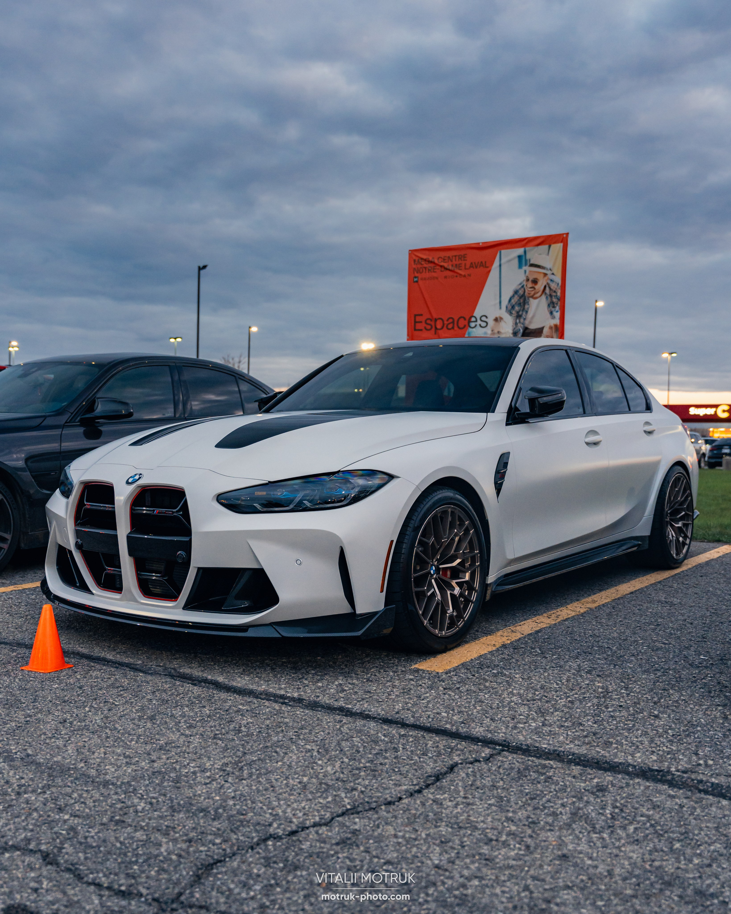 Car meet: 514 bimmers. Photographe de voitures à Paris — Vitalii Motruk