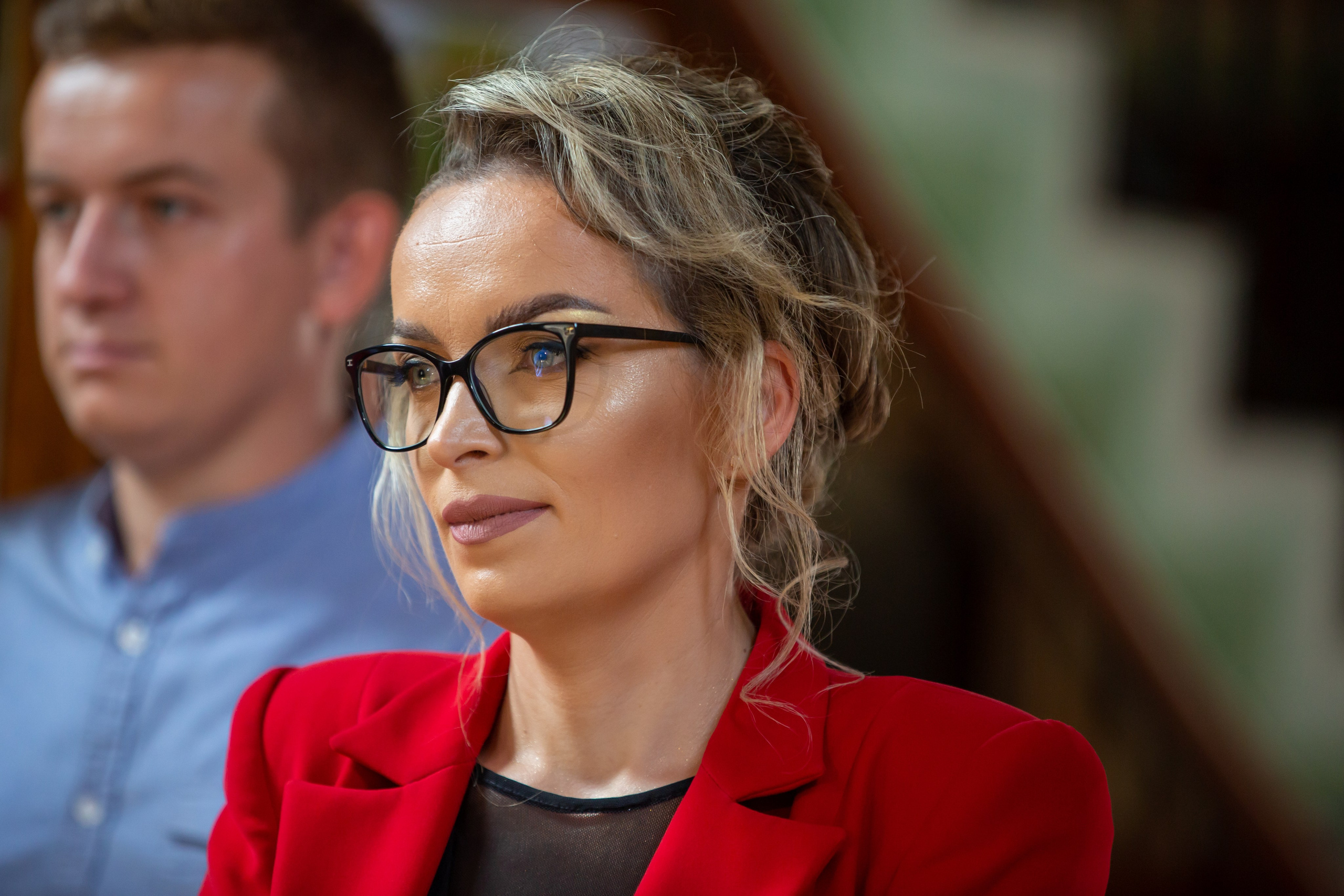 “Bebeluș botezat în biserică, ținut în brațe de nași”	•	“Detaliu cu lumânarea de botez decorată cu flori albe”	•	“Părinți emoționați alături de copilul lor la ceremonia de botez”	•	“Masa festivă de botez cu decor tematic și tort personalizat”	•	“Momentul în care preotul toarnă apă sfințită pe fruntea bebelușului”	“Bebeluș în rochie albă de botez, zâmbind în brațele mamei”	•	“Detaliu cu cruciulița de botez așezată pe o pernă de satin”	•	“Părinți și nași aprinzând lumânările în timpul ceremoniei de botez”	•	“Tort de botez decorat cu figurine tematice și numele copilului”	•	“Copil botezat dormind liniștit în pătuțul decorat festiv”	•	“Momentul în care preotul binecuvântează copilul în fața altarului”	•	“Invitați adunându-se în jurul mesei festive la petrecerea de botez”	•	“Bebeluș ținând în mână o jucărie personalizată primită la botez”	•	“Familie fericită pozând împreună după ceremonia de botez”	•	“Decor tematic cu baloane și flori la locația petrecerii de botez” fotograf Botoșani fotograf evenimente fotograf botez Alin Chirila fotograf alinofotostudio,- Preotul ținându-l pe micuțul Mathias Gabriel la botez, în biserica Înălțarea Domnului, Copălău  - Detalii de la botezul lui Mathias – lumânare, trusou și icoană  - Familia lui Mathias Gabriel alături de micuț, în ziua botezului  - Portret emoționant cu mama și bebelușul în brațe, în biserică,fotograf profesionist evenimente Botoșani, Iași, Suceava, Fălticeni, Bacău, Pașcani, Roman - AlinoFotoStudio by Alin Chirilă - servicii foto nuntă, botez, cununie, ședințe foto creative, albume personalizate, fotografii emoționante și calitative pentru cele mai importante momente din viață,fotograf nuntă Botoșani Alin Chirilă,  ședință foto botez Iași - AlinoFotoStudio,  servicii fotograf profesionist evenimente Suceava,  fotograf cununie civilă Fălticeni - Alin Chirilă,  album foto nuntă personalizat Bacău.“Bebeluș botezat în biserică, ținut în brațe de nași”	•	“Detaliu cu lumânarea de botez decorată cu flori albe”	•	“Părinți emoționați alături de copilul lor la ceremonia de botez”	•	“Masa festivă de botez cu decor tematic și tort personalizat”	•	“Momentul în care preotul toarnă apă sfințită pe fruntea bebelușului”	“Bebeluș în rochie albă de botez, zâmbind în brațele mamei”	•	“Detaliu cu cruciulița de botez așezată pe o pernă de satin”	•	“Părinți și nași aprinzând lumânările în timpul ceremoniei de botez”	•	“Tort de botez decorat cu figurine tematice și numele copilului”	•	“Copil botezat dormind liniștit în pătuțul decorat festiv”	•	“Momentul în care preotul binecuvântează copilul în fața altarului”	•	“Invitați adunându-se în jurul mesei festive la petrecerea de botez”	•	“Bebeluș ținând în mână o jucărie personalizată primită la botez”	•	“Familie fericită pozând împreună după ceremonia de botez”	•	“Decor tematic cu baloane și flori la locația petrecerii de botez” fotograf Botoșani fotograf evenimente fotograf botez Alin Chirila fotograf alinofotostudio.fotograf botez Amelis Maria, fotografie botez Botoșani, fotograf Alin Chirilă, amintiri botez, fotografii botez, botez Amelis Maria, fotograf copii, fotografie botez în Botoșani,