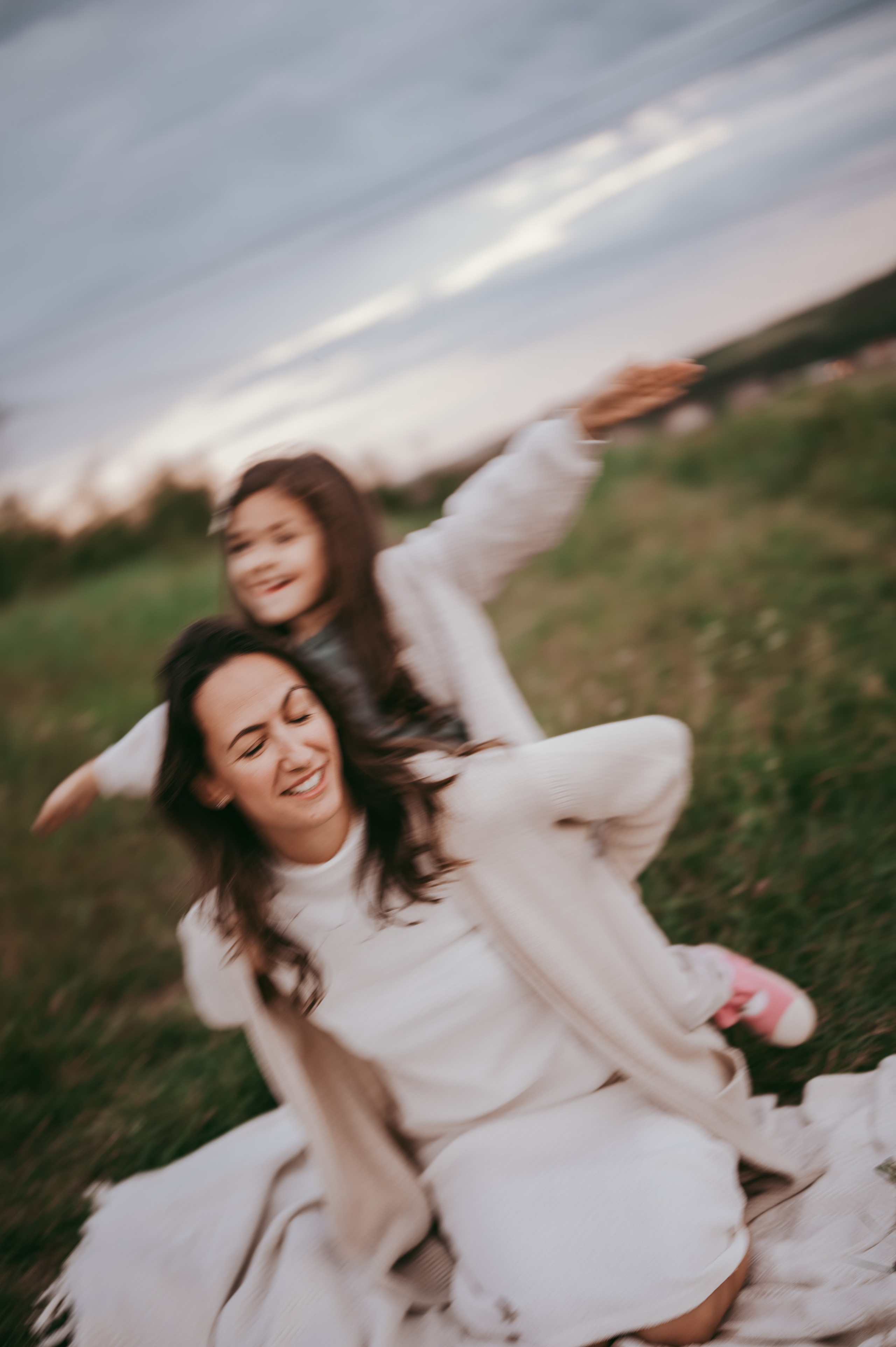 Bojana i Srna / mammy and me photosession. Deciji i porodicni fotograf u Beogradu Oksana Skendzic