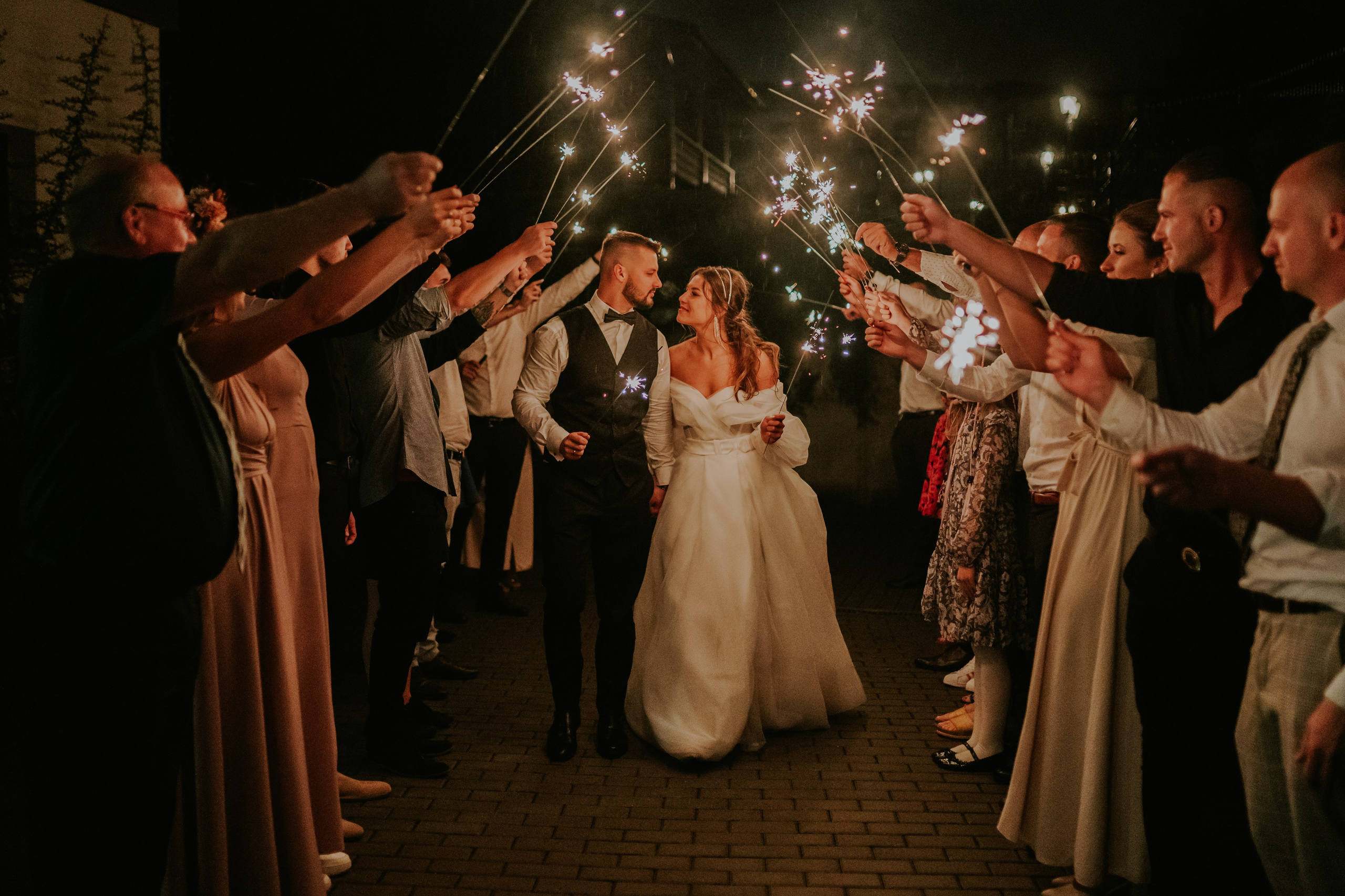 Sala Koralowa w Jaworzu: Opowieść o ślubie Nikoli i Kacpra. Karkowskafoto - fotografia miłości