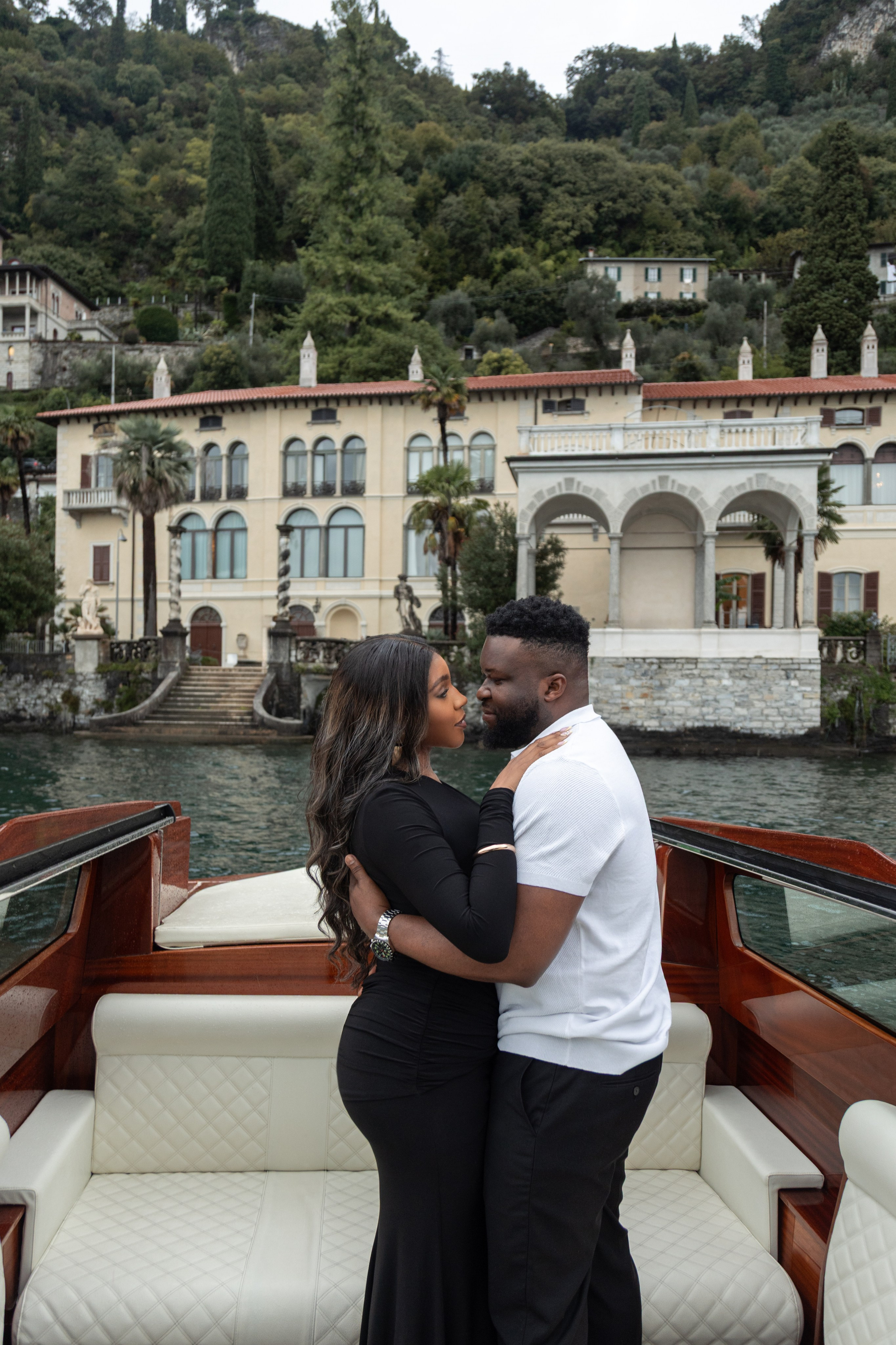 Varenna boat tour. Photographer in Milan |Mila Pro Photo