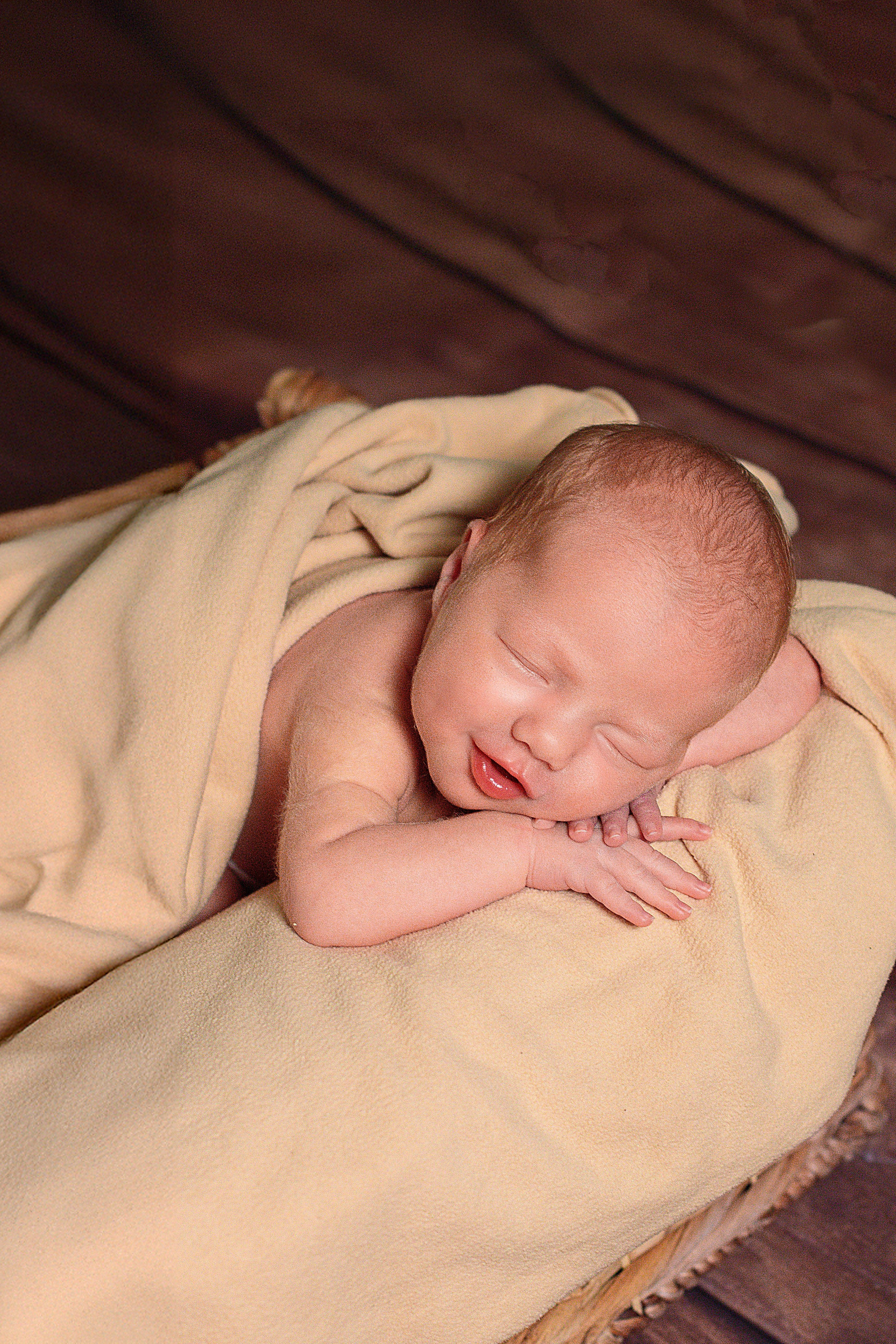 Newborn классическая. Детский и семейный фотограф в г. Бельцы