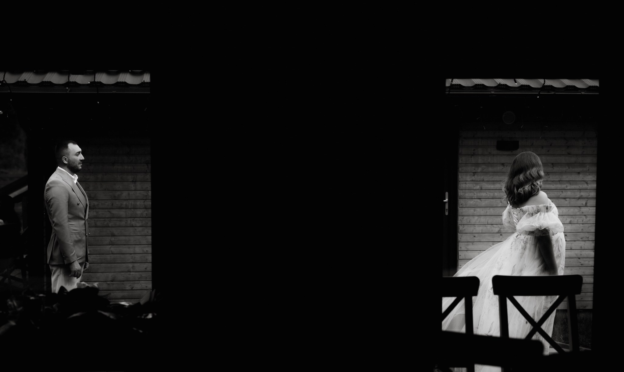 Fotograf profesionist de nuntă. Cu o abordare creativă și tehnici unice, spunem povestea voastră prin imagini pline de iubire și naturalețe. Descoperă arta fotografiei de nuntă . Fotograf Iasi, fotograf de nunta Suceava. Fotografii de nuntă. Pachet fotografii de nuntă. Fotograf Iasi, fotograf Suceava, fotograf Botosani, fotograf Romania. Servicii foto nuntă. Servicii foto-video.