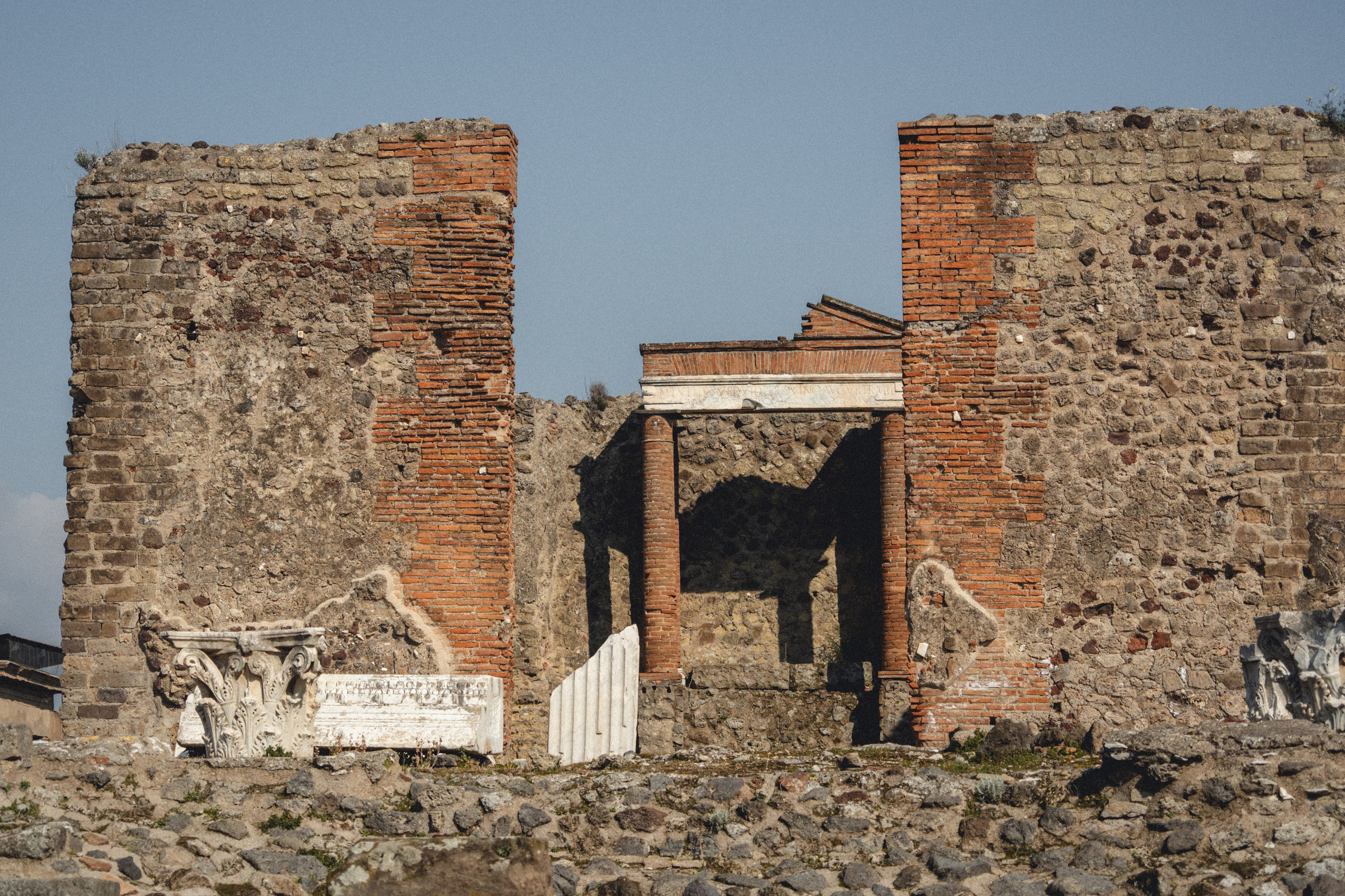 Pompeii. Photographe sur Cote d’Azur. Portraits de familles, couples, enfants, événements