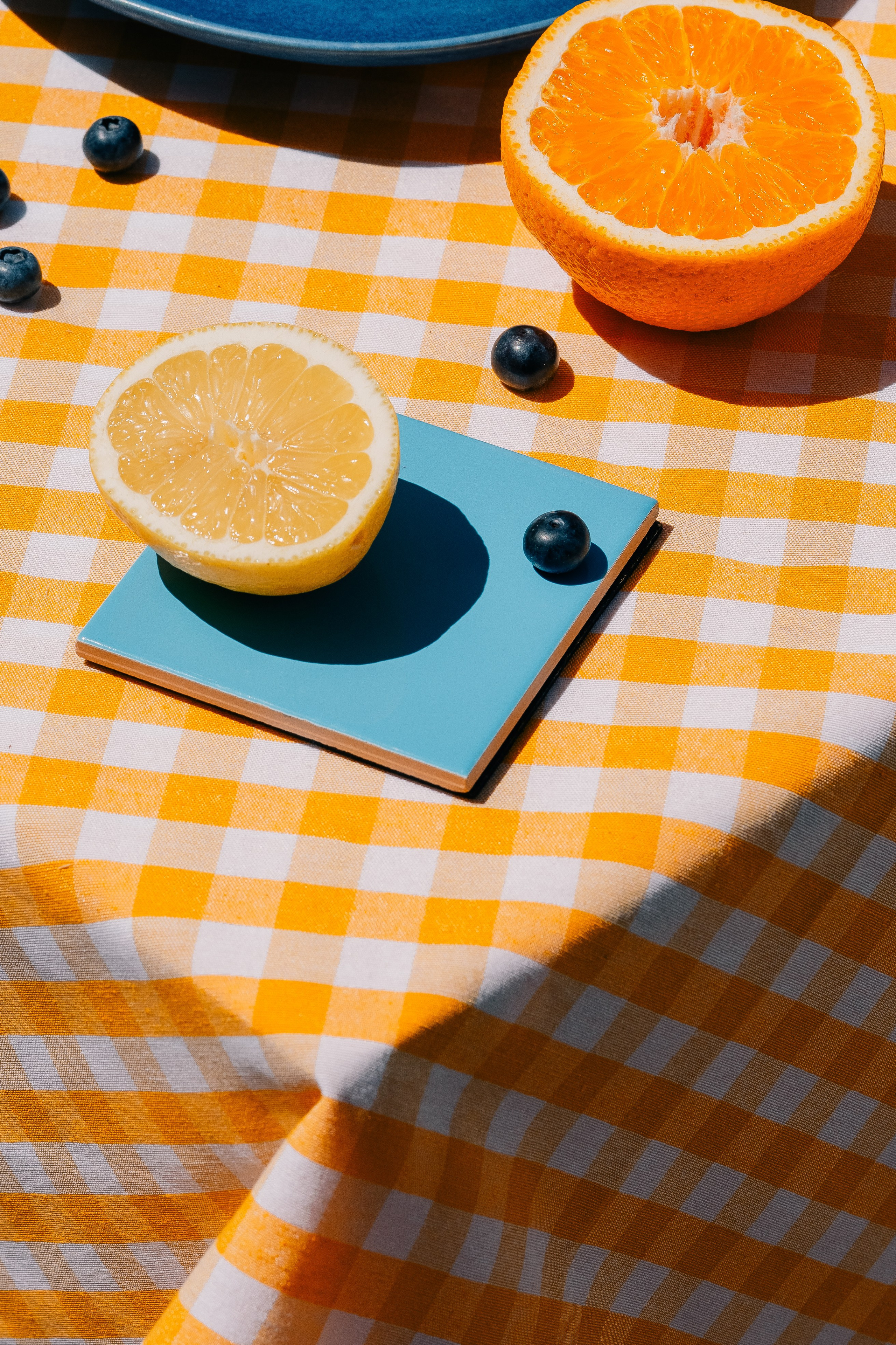 Laranjas de clima de verão e uma bebida. Maria Sher. Fotógrafa profissional do Porto, Portugal