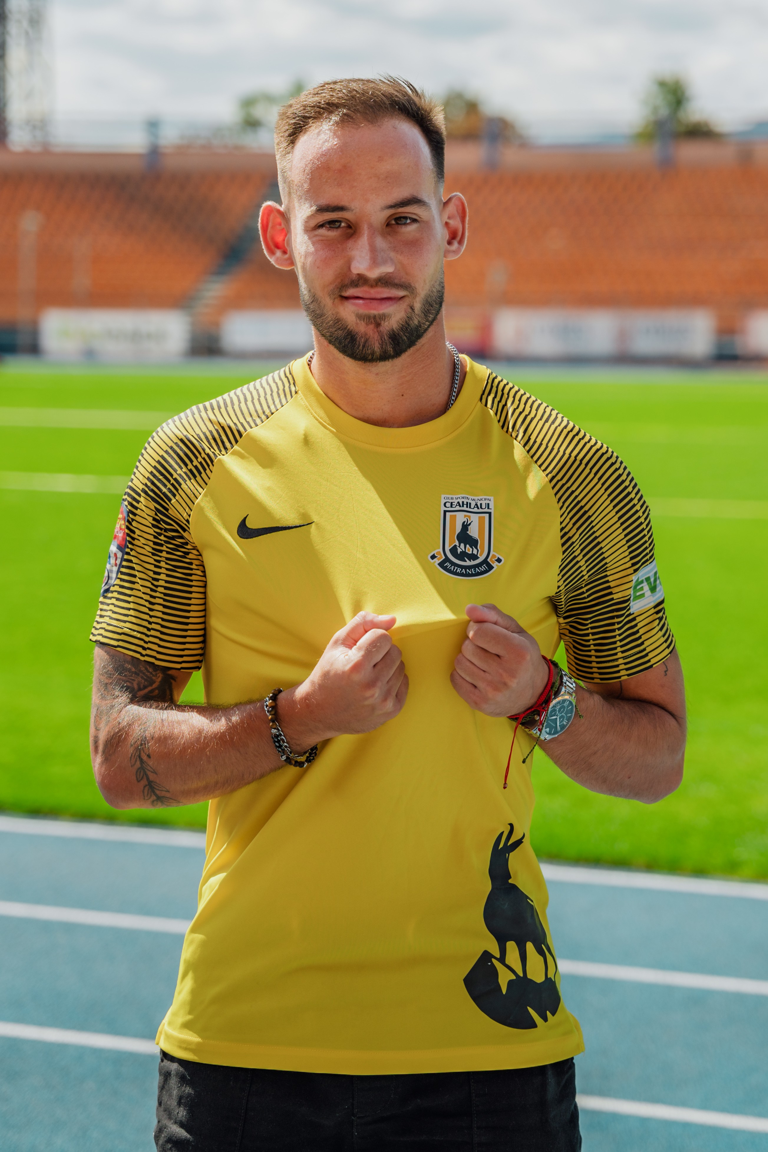 Folha. Dragosbaciuartphotographer