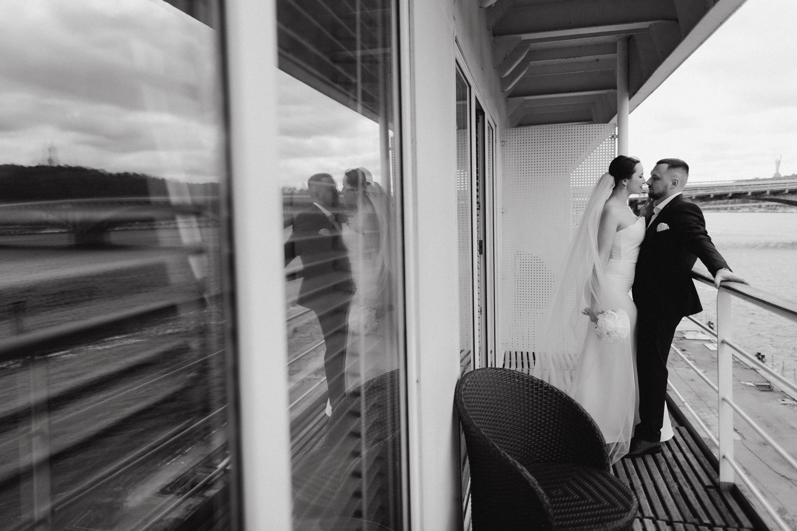 White Wedding. Wedding and Family Photograph