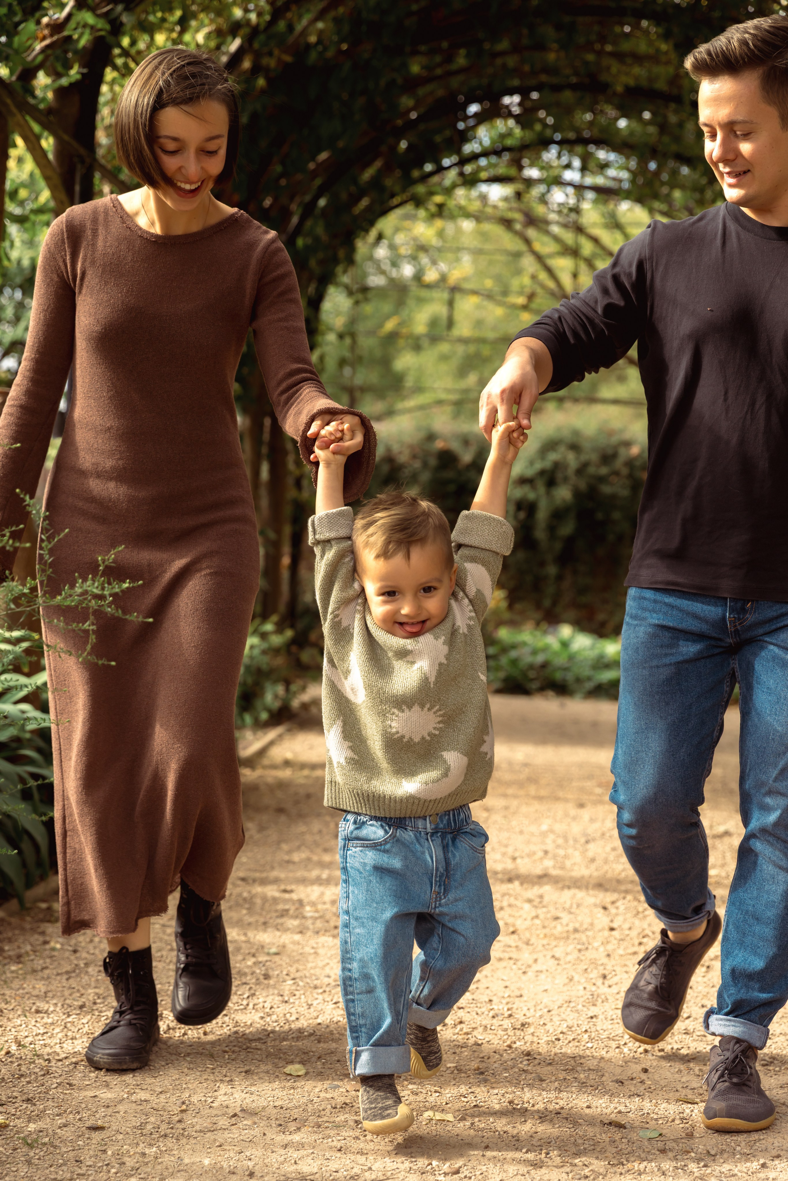 Family walk in Kew Gardens. Daria V. Photography