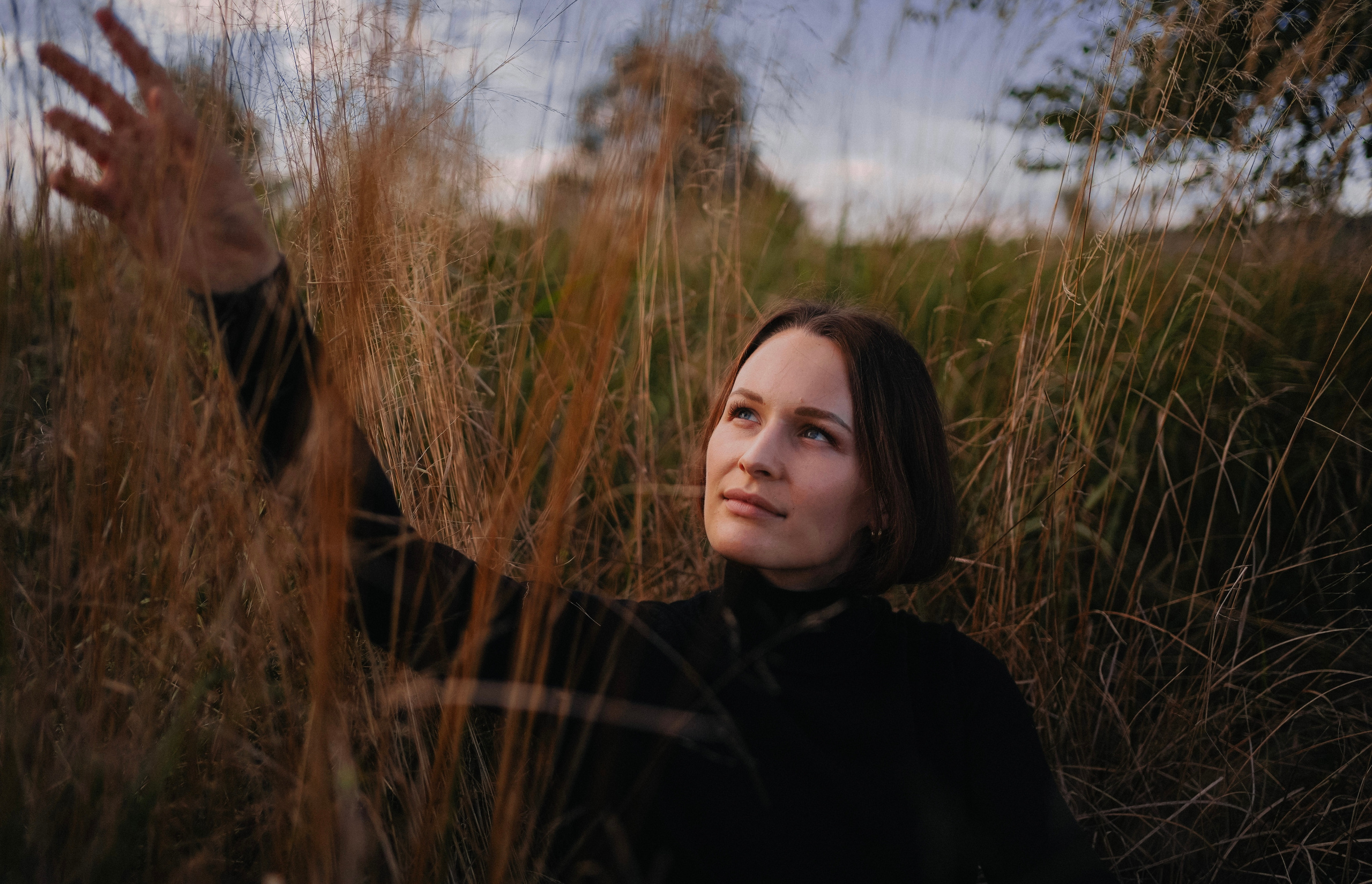 “The last sun rays”. Editorial for https://preri.com/. Julia Pelikánová | Portrait and content photographer in Prague