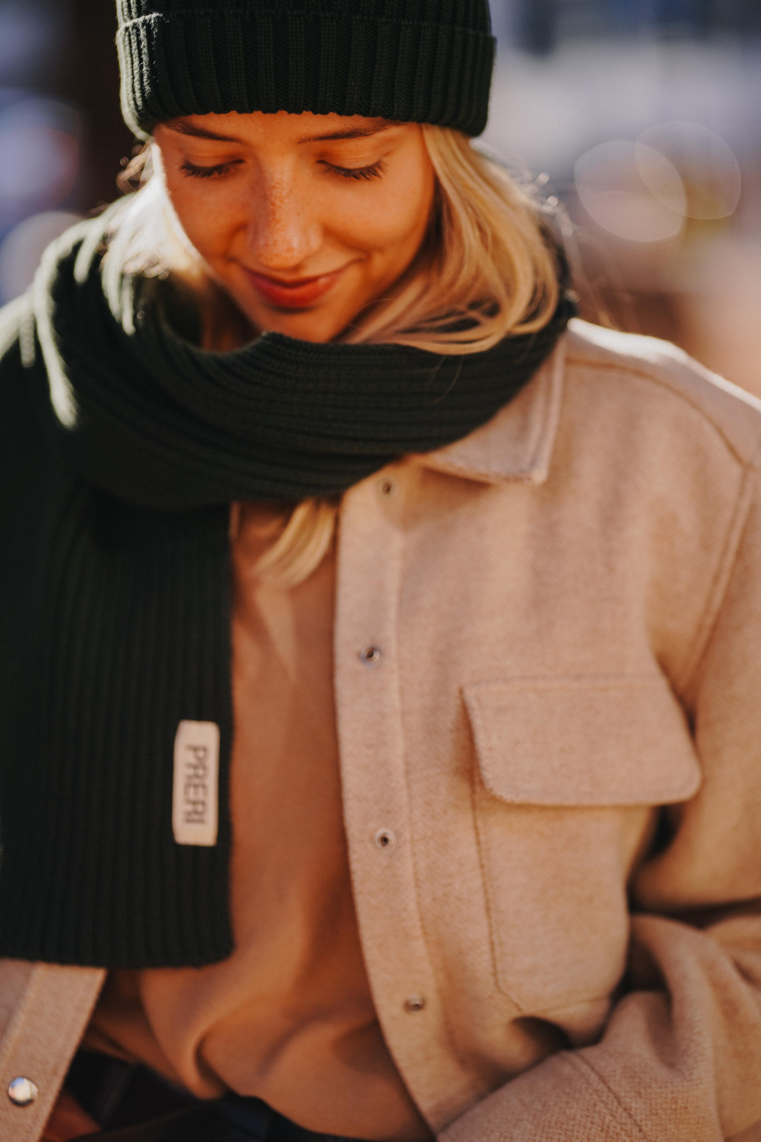 “In the town”. Editorial for https://preri.com/. Julia Pelikánová | Portrait and content photographer in Prague