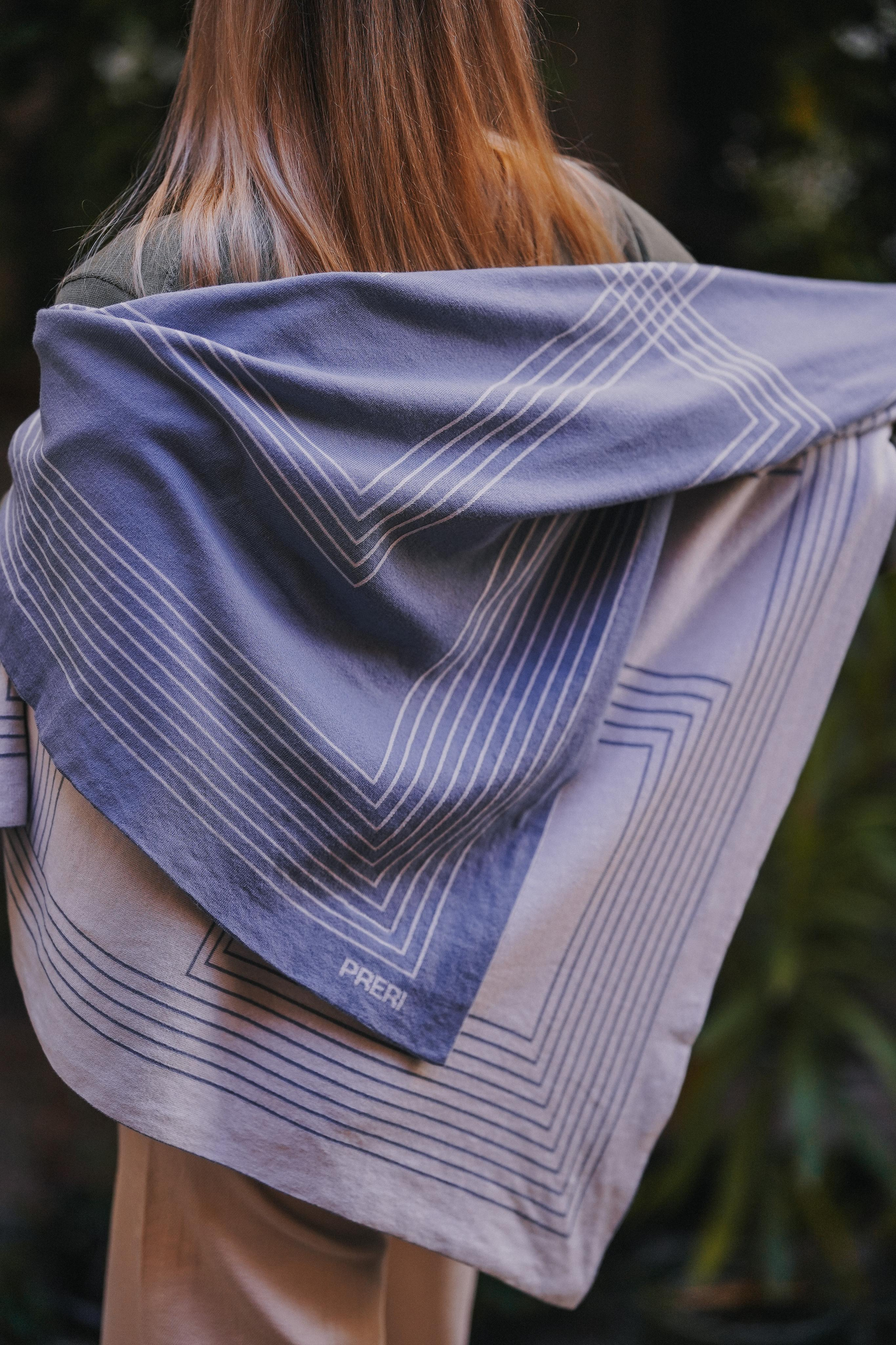 “In the town”. Editorial for https://preri.com/. Julia Pelikánová | Portrait and content photographer in Prague