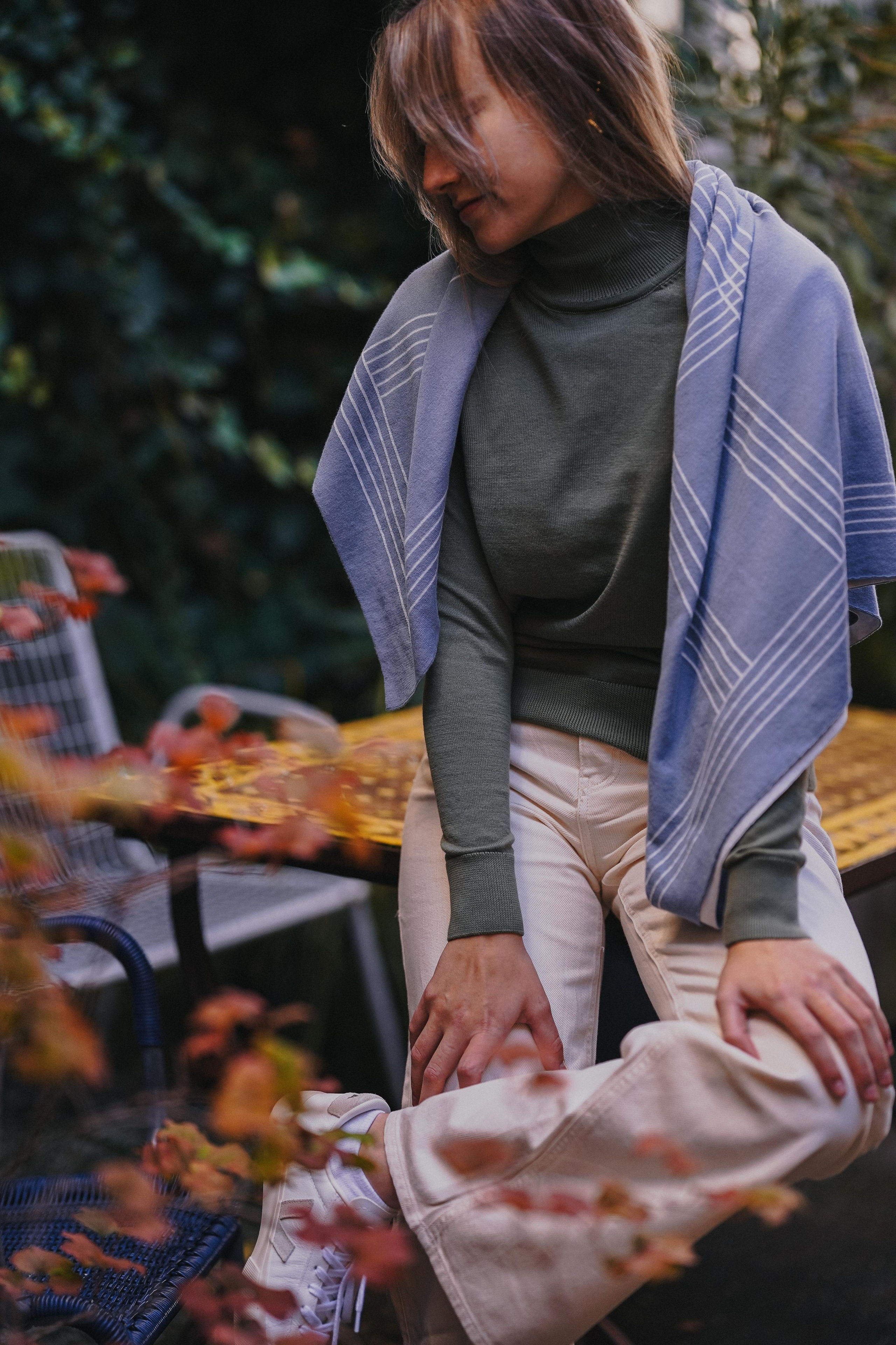 “In the town”. Editorial for https://preri.com/. Julia Pelikánová | Portrait and content photographer in Prague