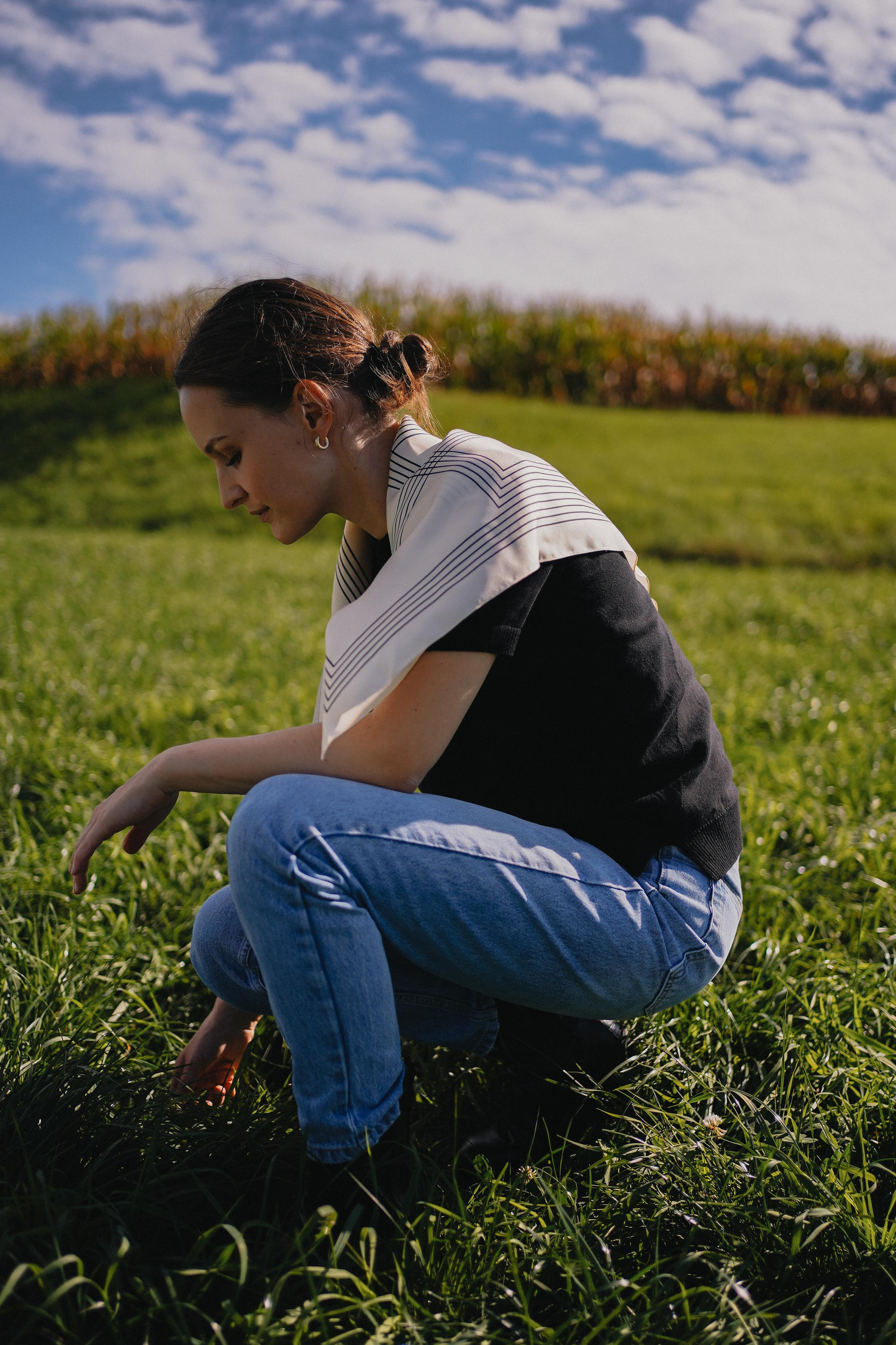 “Summer mood”. Editorial for https://preri.com/. Julia Pelikánová | Portrait and content photographer in Prague