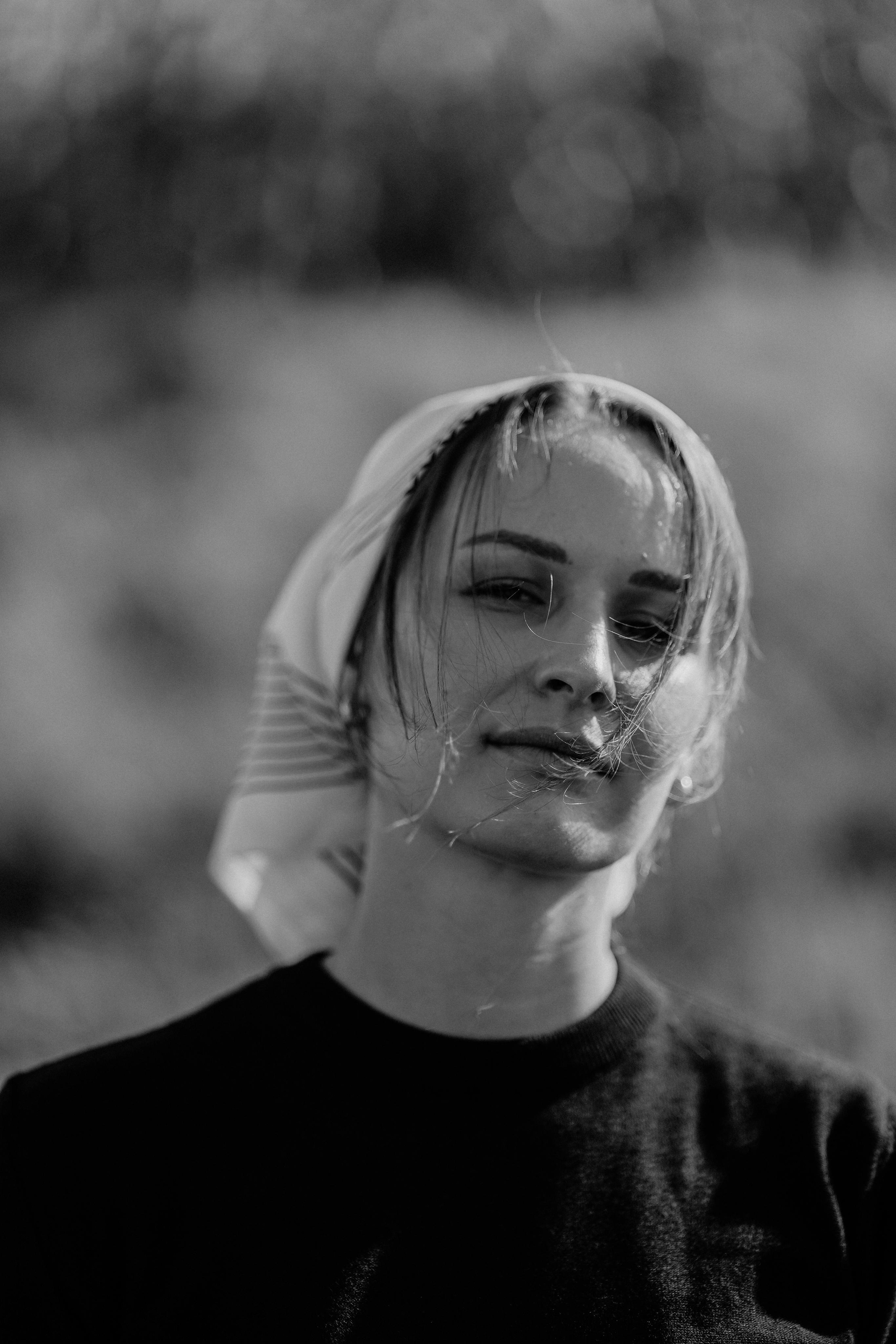 “Summer mood”. Editorial for https://preri.com/. Julia Pelikánová | Portrait and content photographer in Prague