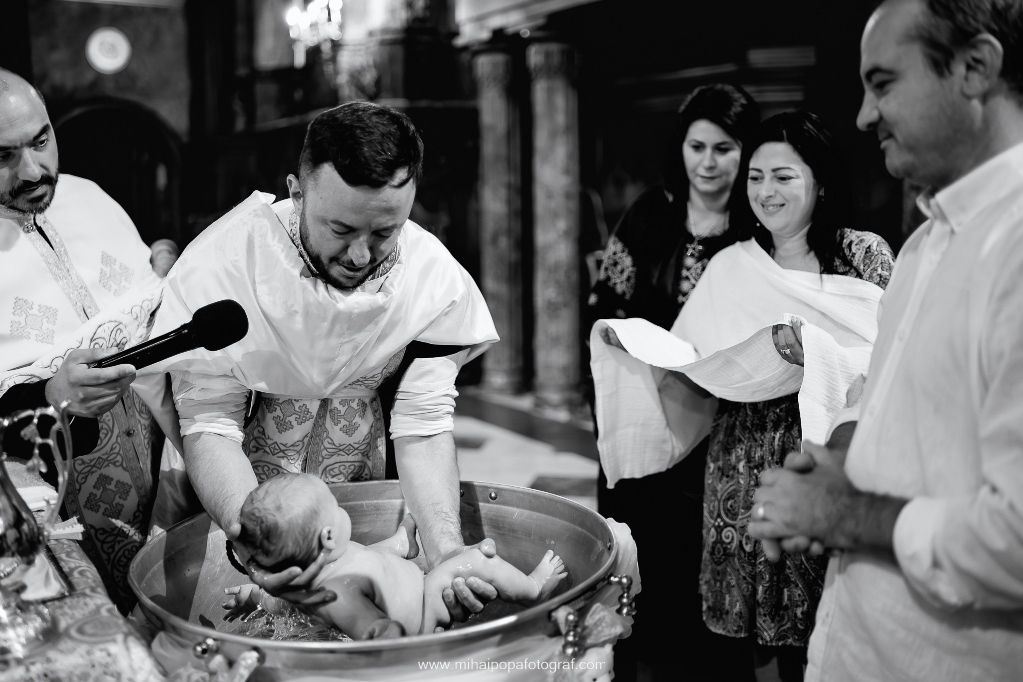 Fotograf de Botez în Bucuresti- Mihai Popa Fotograf. Fotograf Nuntă & Botez București - Mihai Popa | Dincolo de oameni, imortalizez emoții!