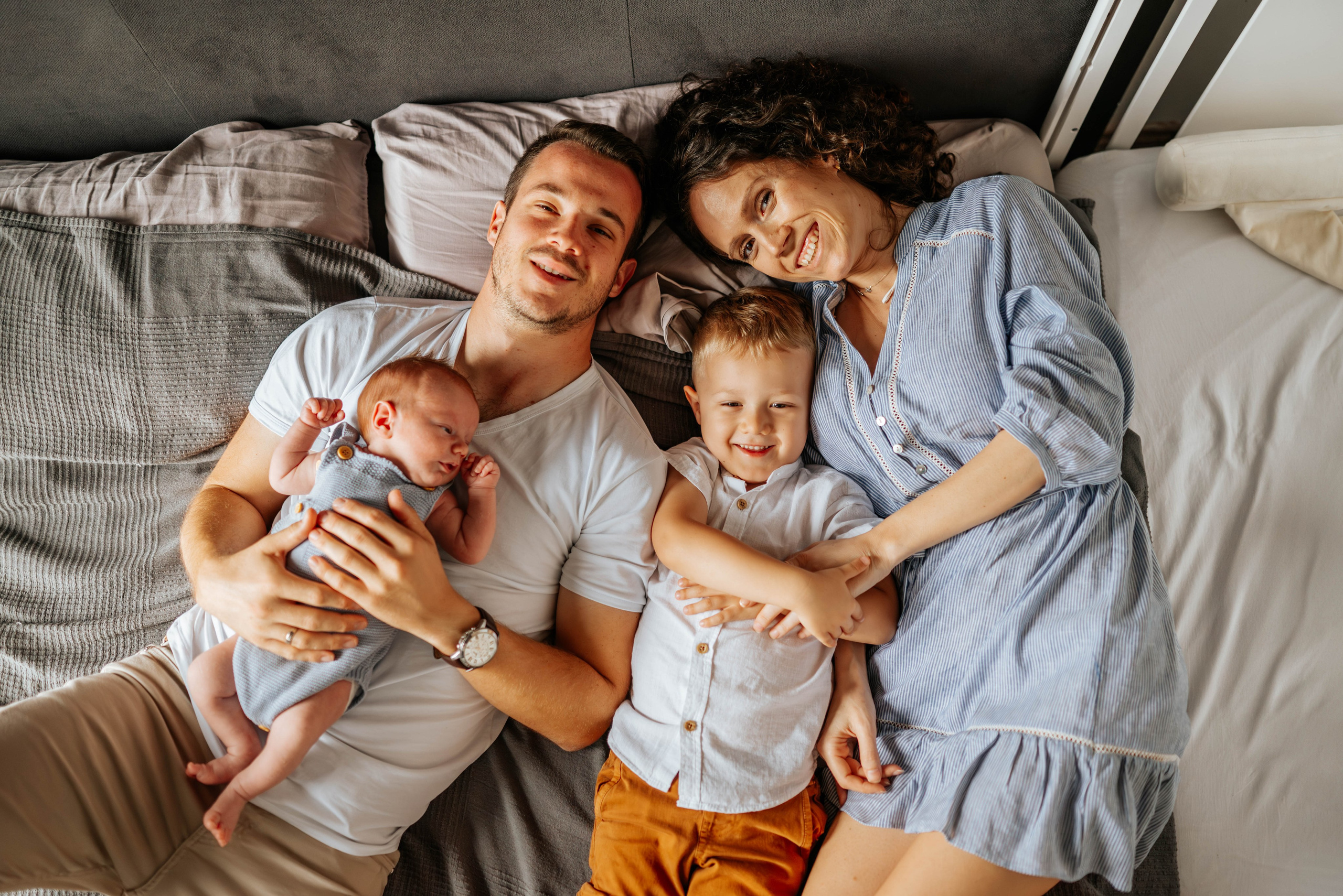 FOTOGRAFISANJE BEBA KOD KUĆE. Dečiji i porodični fotograf