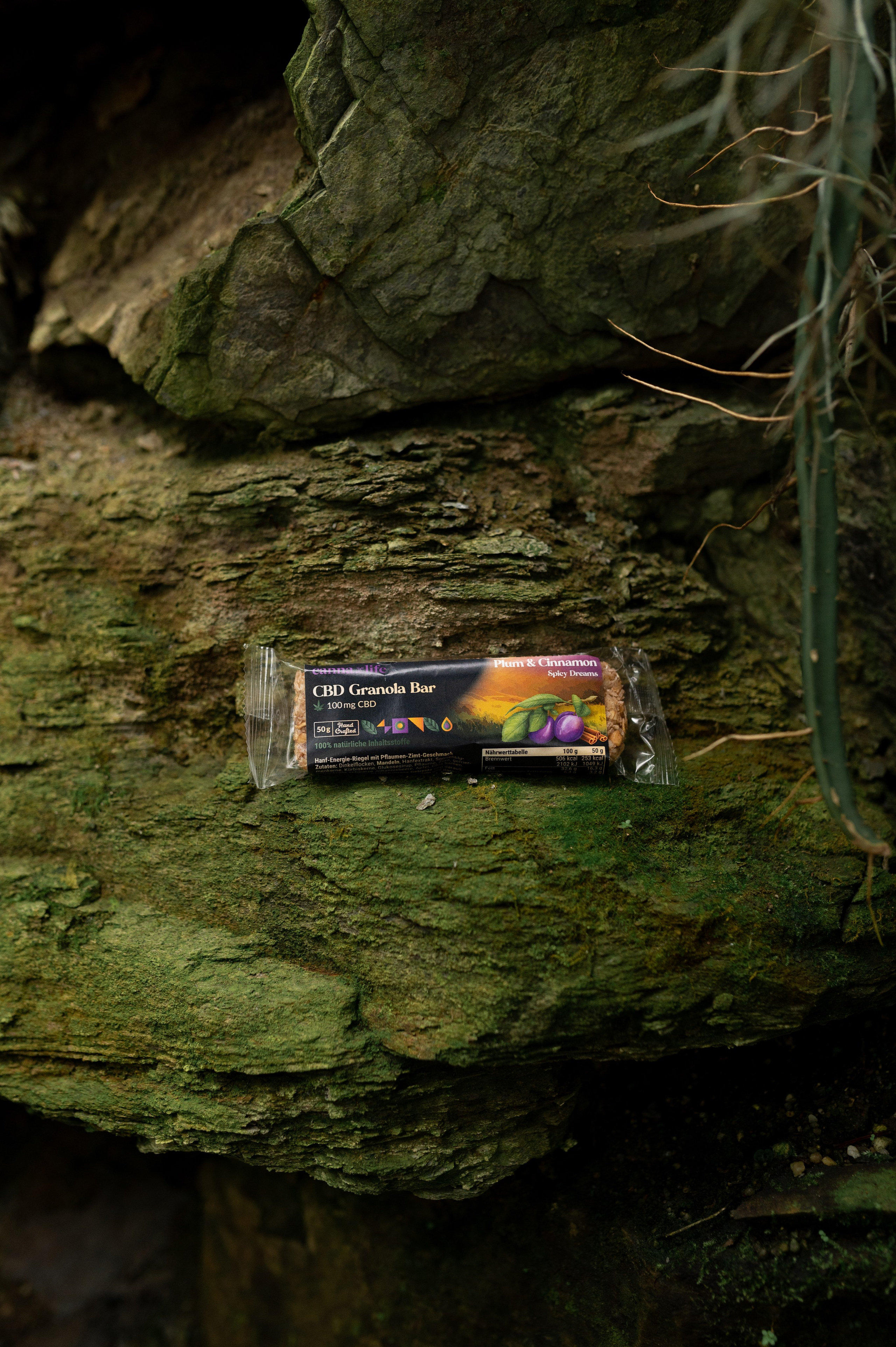 CannaXlife CBD products. ANNA-MARIA PHOTO CONTENT CREATOR — фотограф, естет, художник і візуальний експерт Instagram у Празі