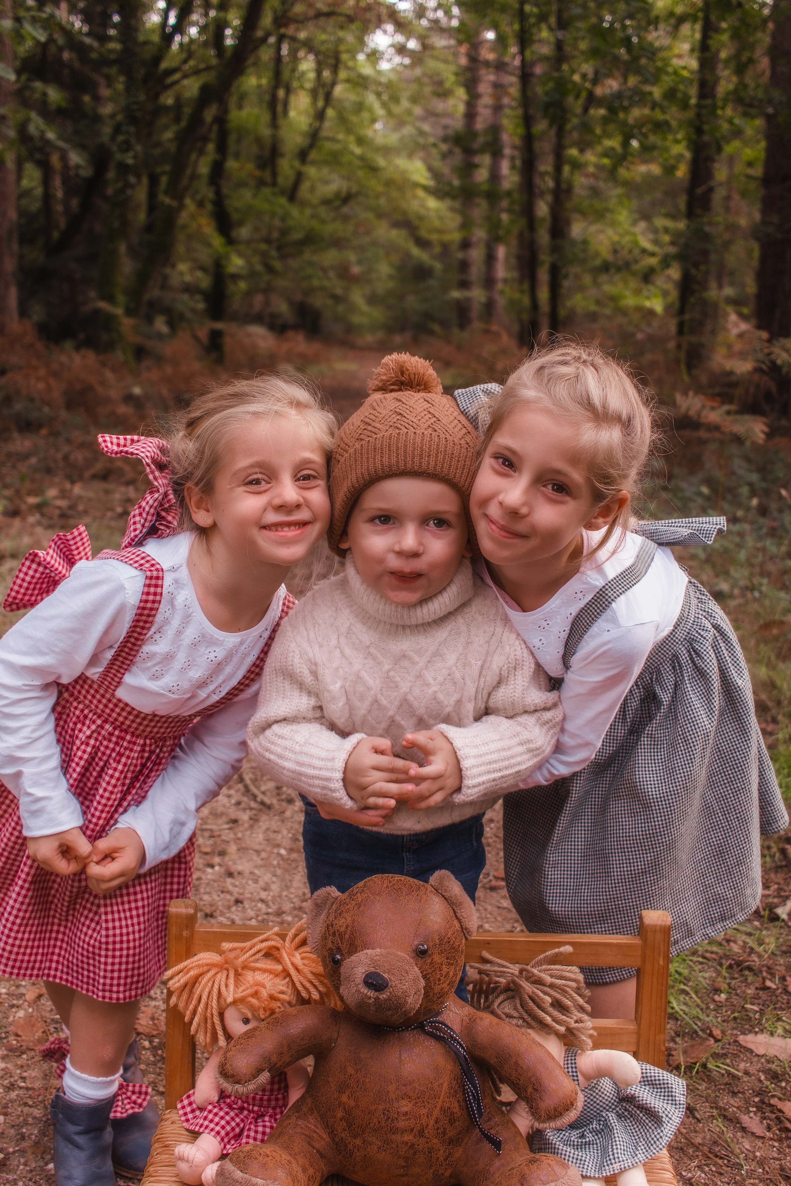 Portrait de famille. Studio photo « Partage ton bonheur » – Photographe famille près de Châtellerault, Poitiers et Tours