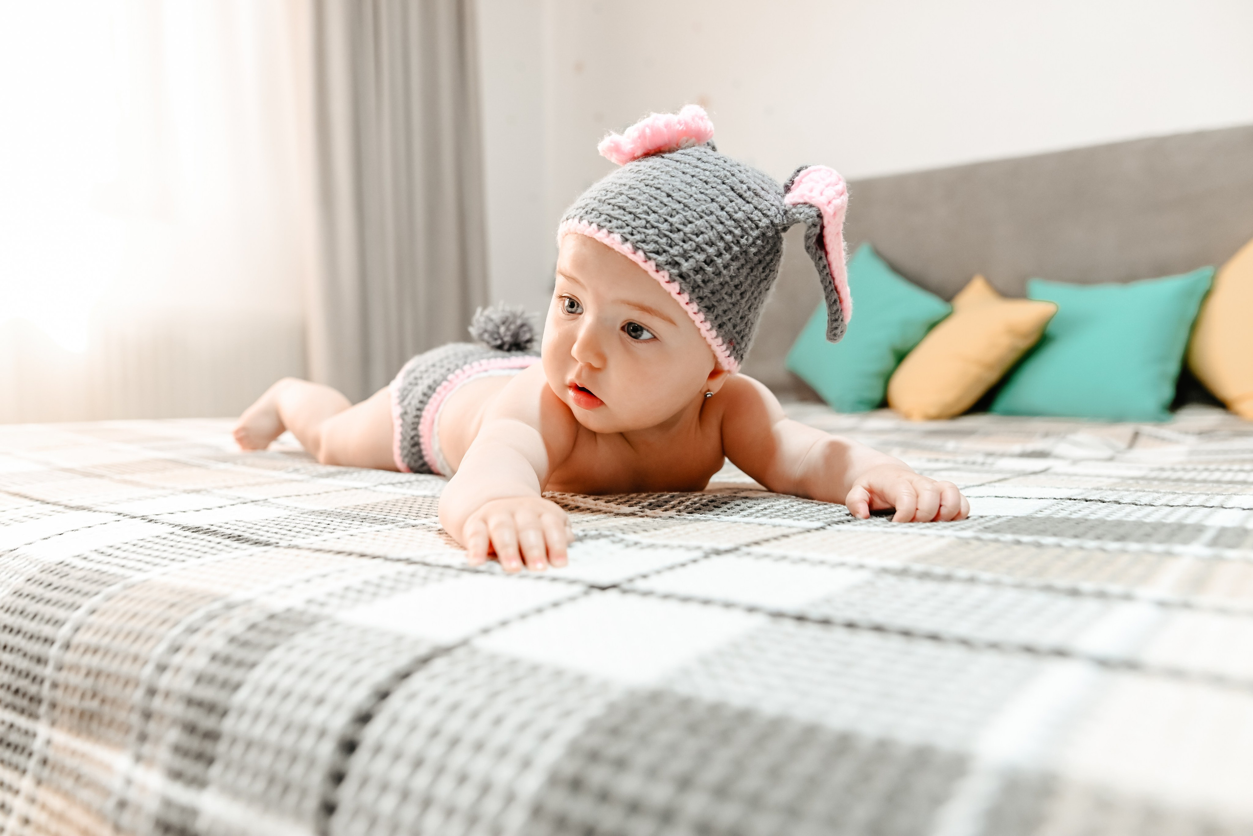 Ritualul botezului reflectat în sedinta foto de la domiciliu – stil artistic Ana Maria Drăgan