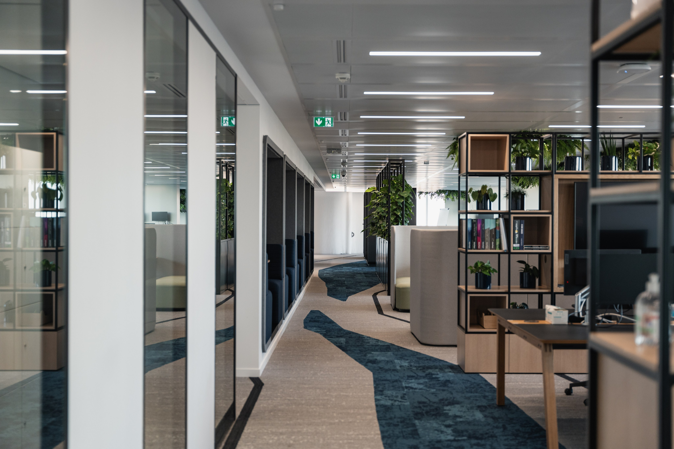 Office. Photographer in Paris — Vitalii Motruk