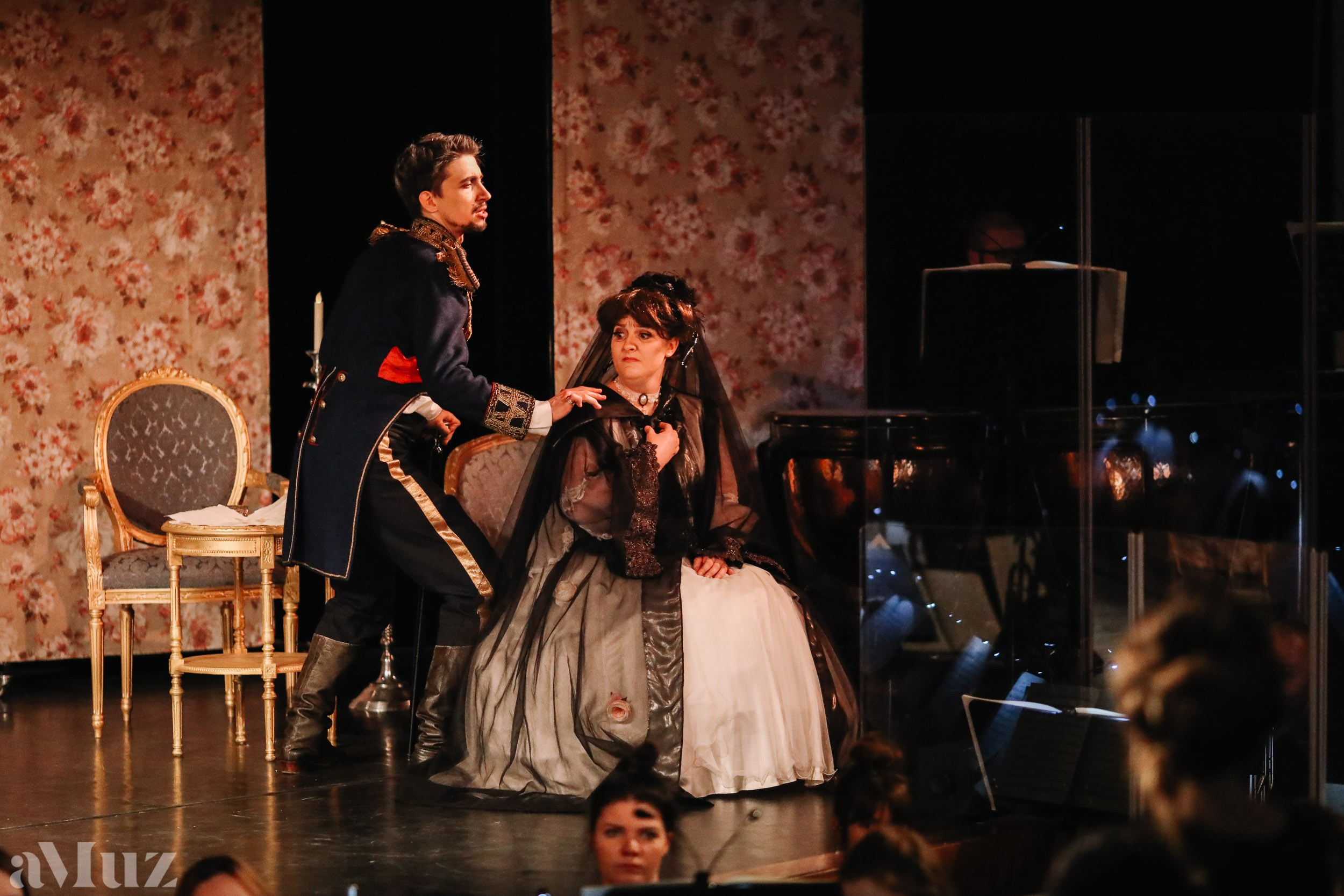 Opera Łąkowa. Fotograf Ślubny Warszawa - Sesje Biznesowe Rodzinne Eventy