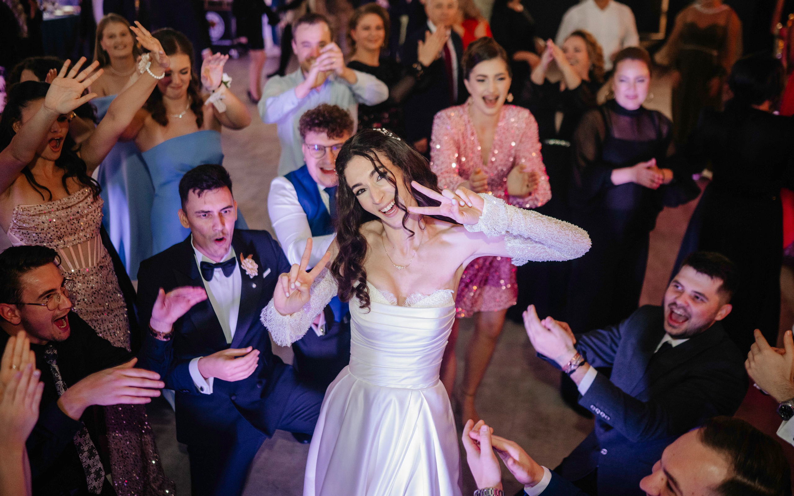 🤎 I o a n a  & D a n i e l — Wedding Day Preview. Wedding & Family Photographer