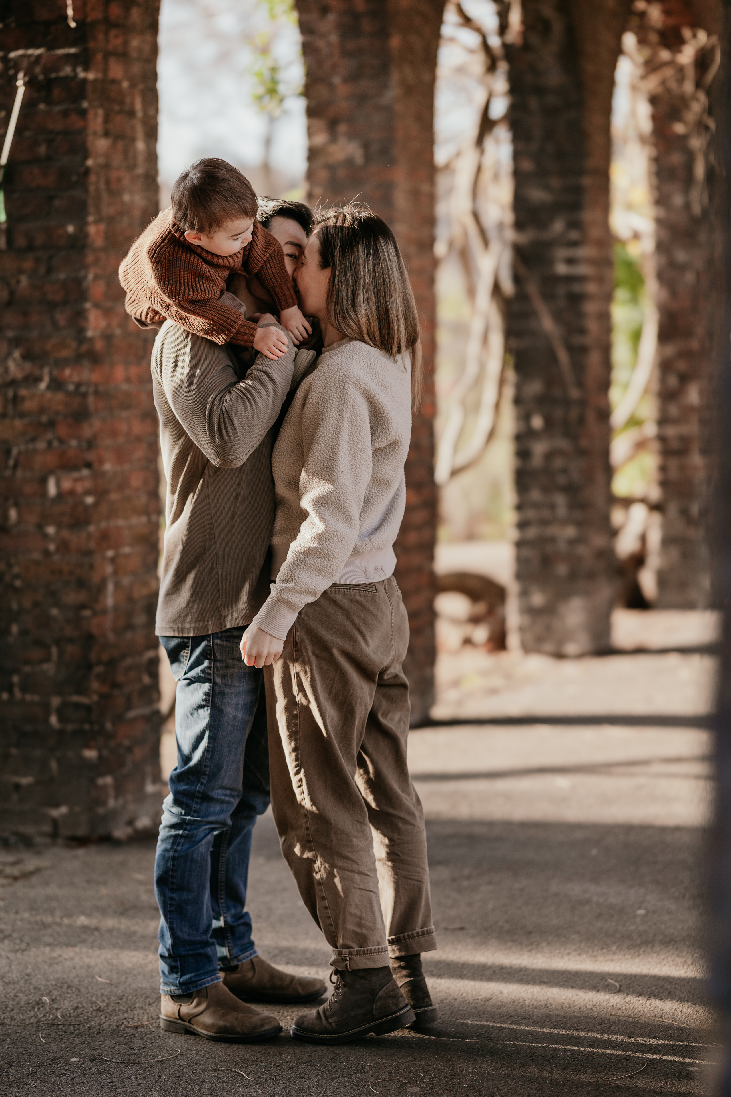 Leva’s Family in Holland Park. Anastasia Klink, Photographer in London