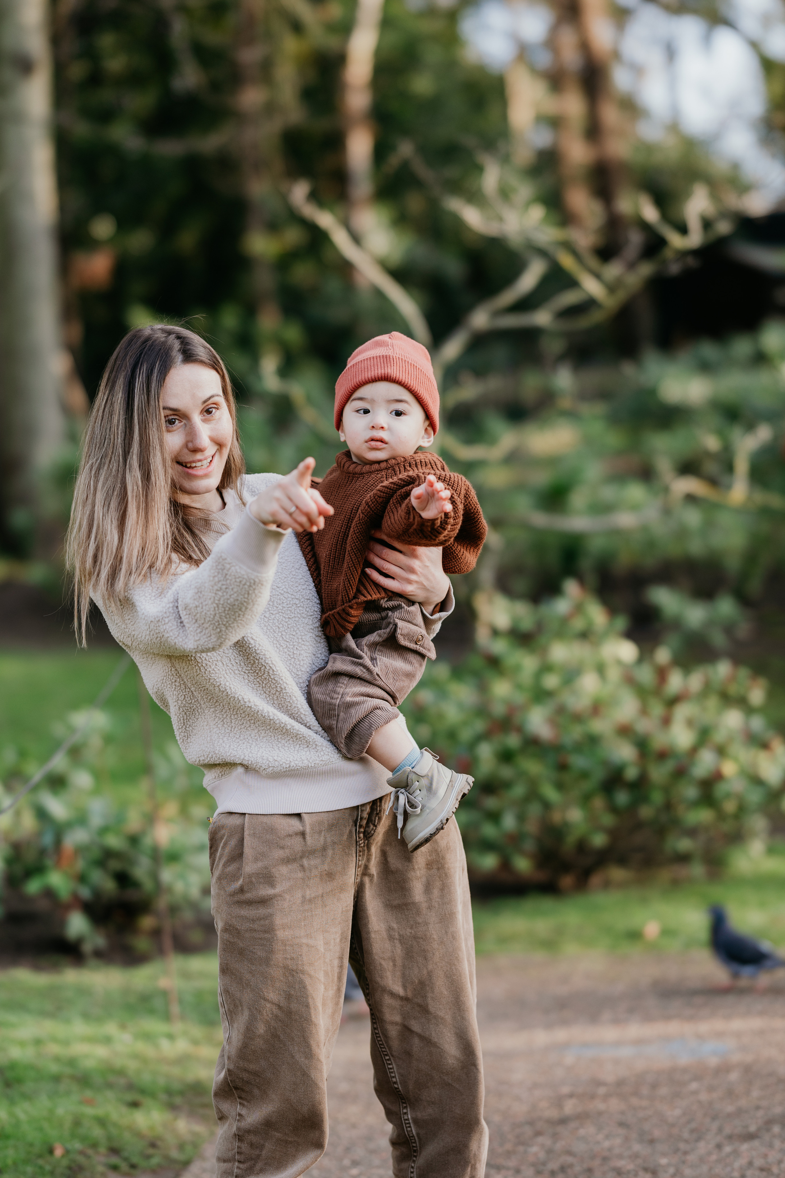 Leva’s Family in Holland Park. Anastasia Klink, Photographer in London