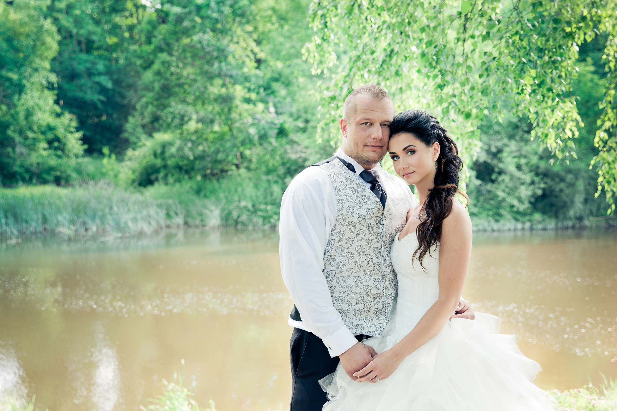 Kira&Mika, hääkuvaus Temppeliaukion kirkko, Vanha Viilatehdas