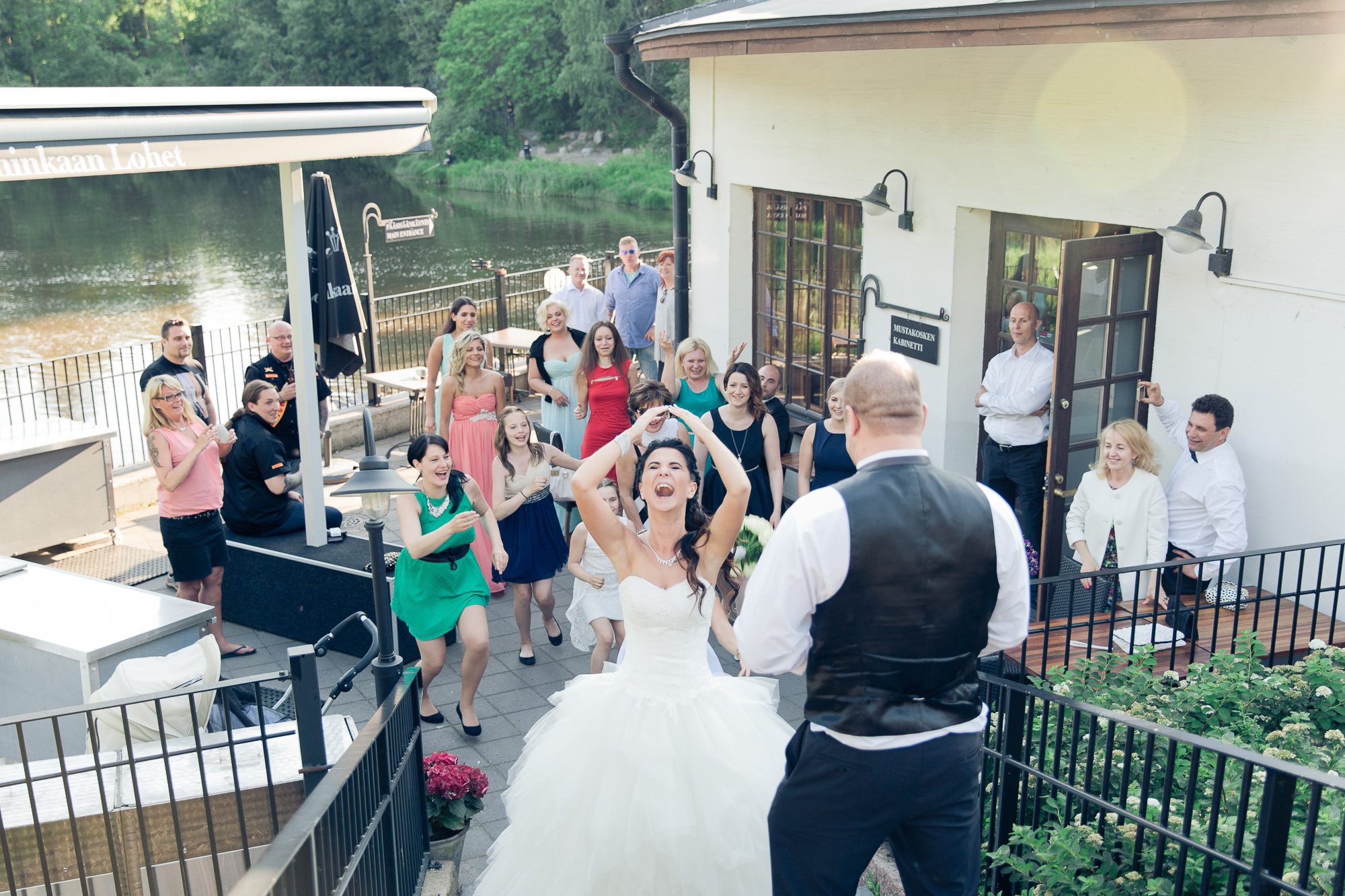 Kira&Mika, hääkuvaus Temppeliaukion kirkko, Vanha Viilatehdas