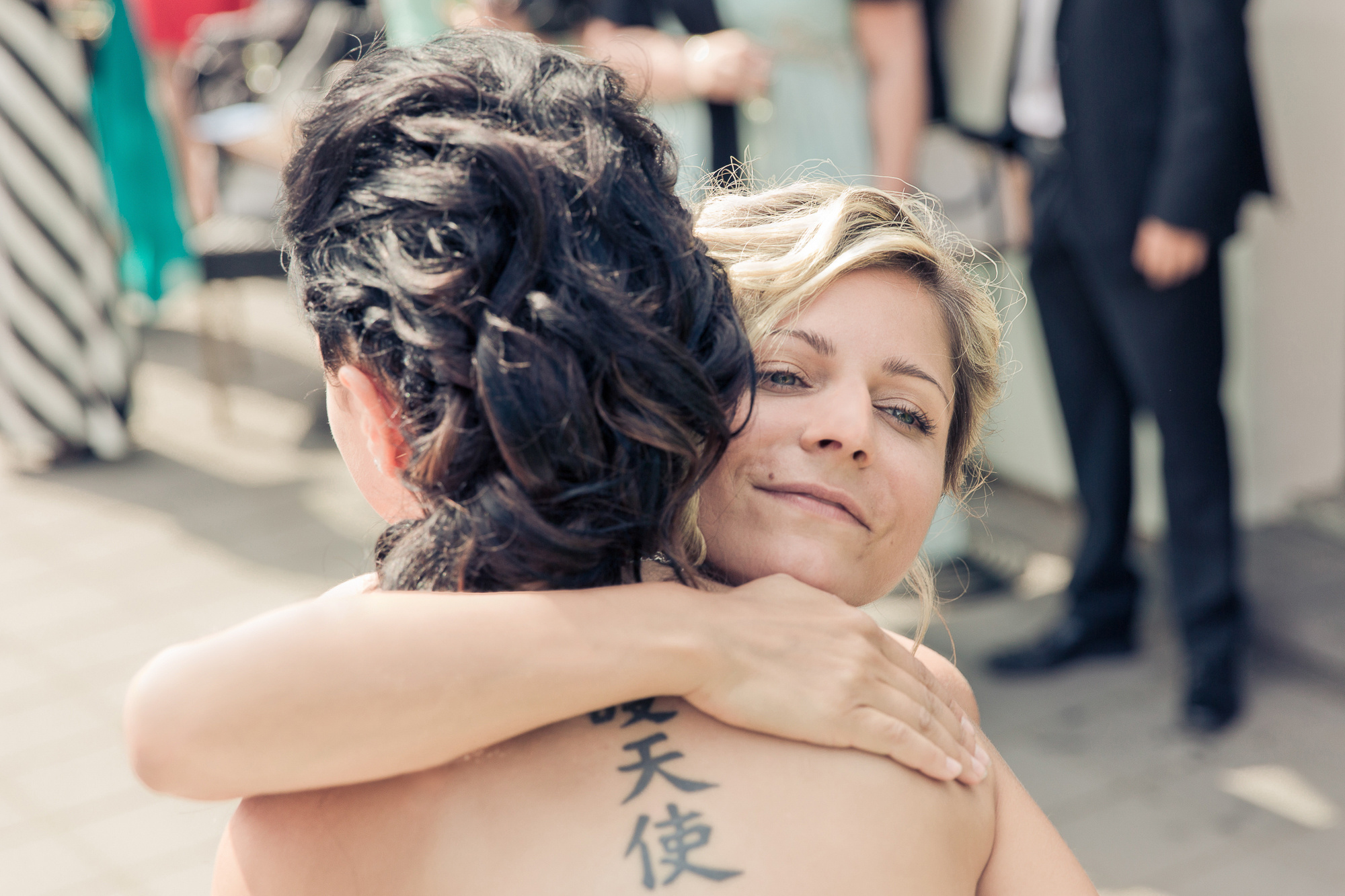 Kira&Mika, hääkuvaus Temppeliaukion kirkko, Vanha Viilatehdas