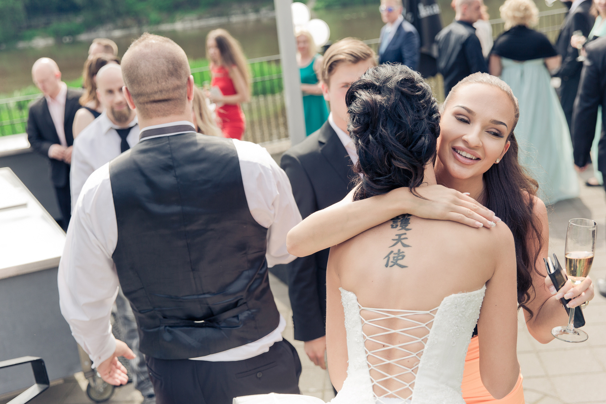 Kira&Mika, hääkuvaus Temppeliaukion kirkko, Vanha Viilatehdas