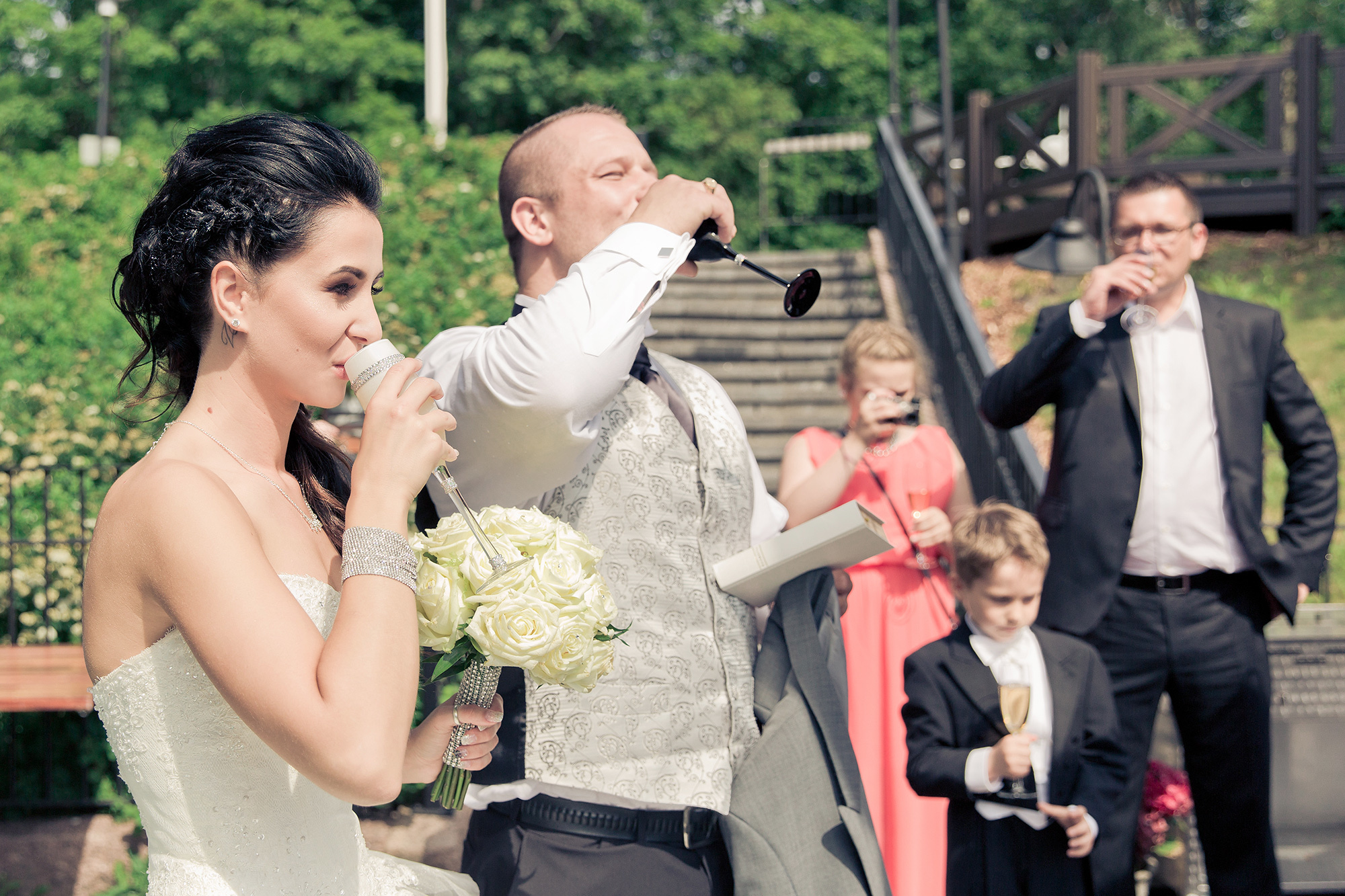 Kira&Mika, hääkuvaus Temppeliaukion kirkko, Vanha Viilatehdas